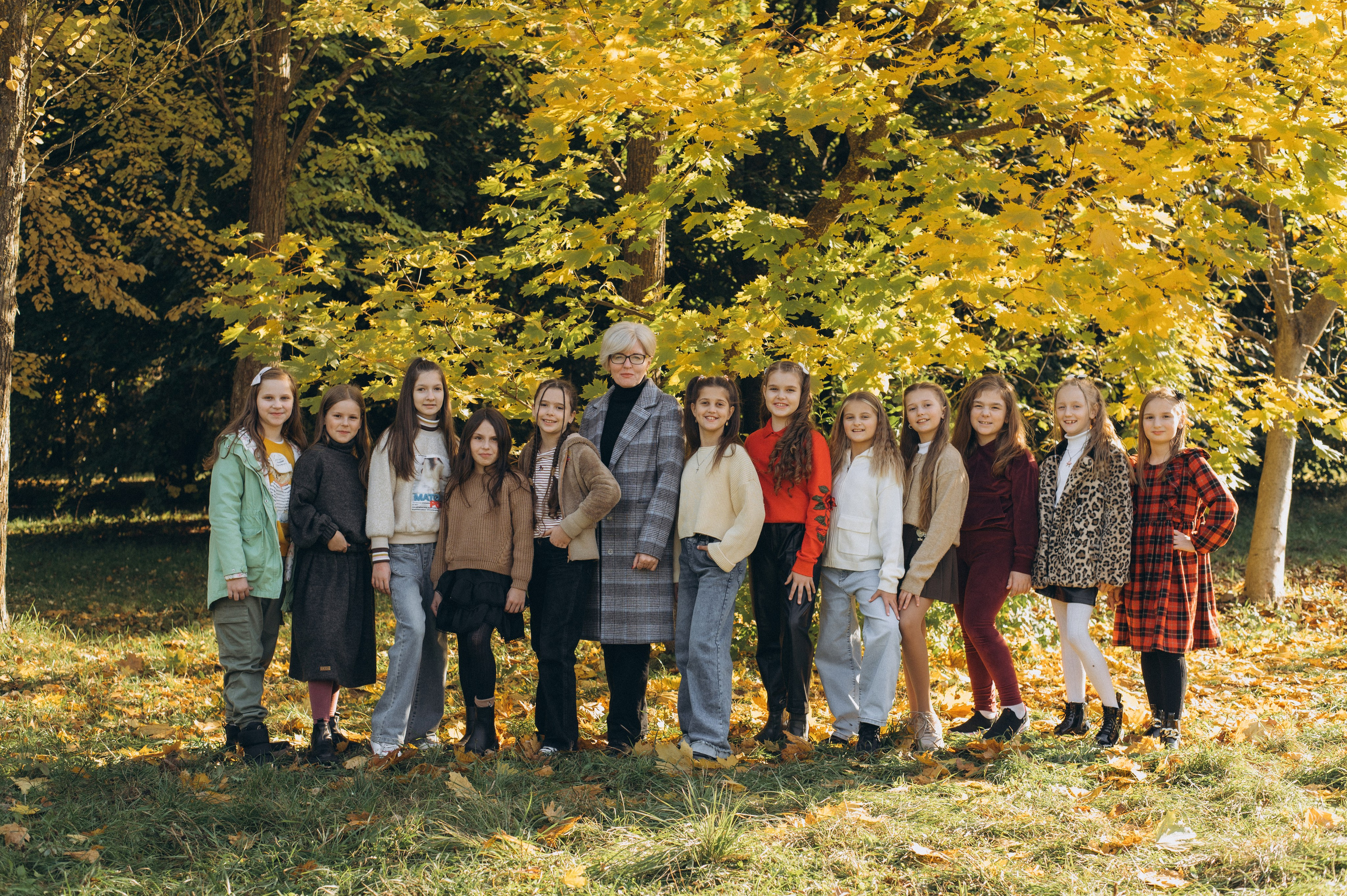 Шкільна фотосесія на віньєтки Тернопіль, шкільні альбоми, фотосесія випускників Тернопіль, випускний альбом, фотограф випускний Тернопіль. Сімейний, дитячий та індивідуальний фотограф в м. Тернопіль, м. Львів