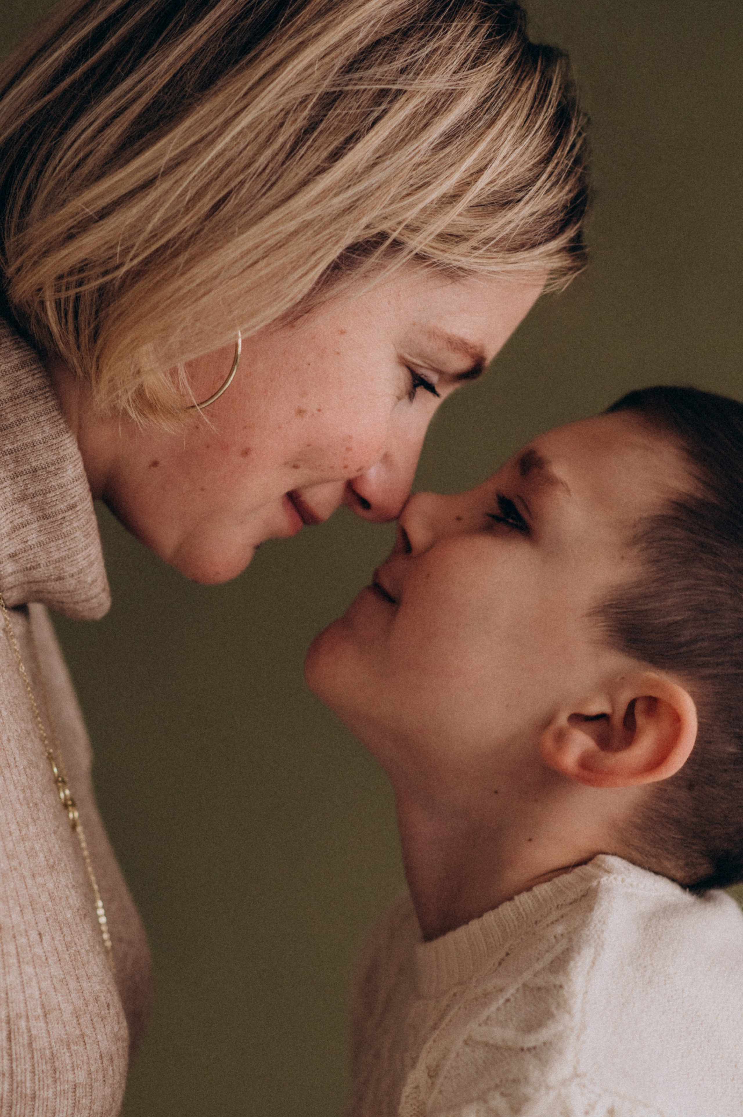 Новорічна сімейна фотосесія у студії, сімейна фотосесія Тернопіль Львів. Сімейний, дитячий та індивідуальний фотограф в м. Тернопіль, м. Львів