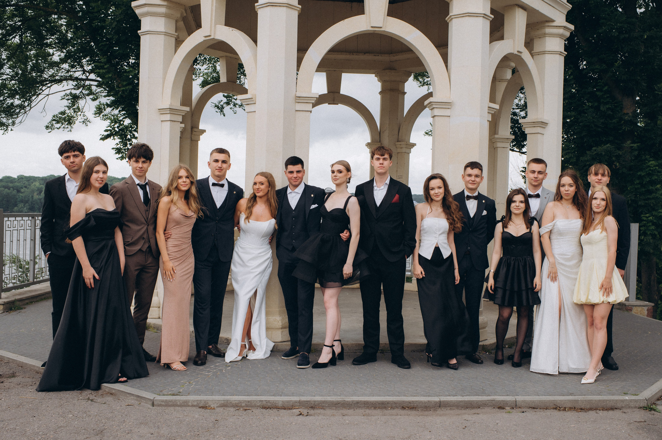 Випускники 2025, фотосесія випускного Тернопіль, фотосесія випускників Тернопіль, зйомка випускного, фотосесія випускного. Сімейний, дитячий та індивідуальний фотограф в м. Тернопіль, м. Львів