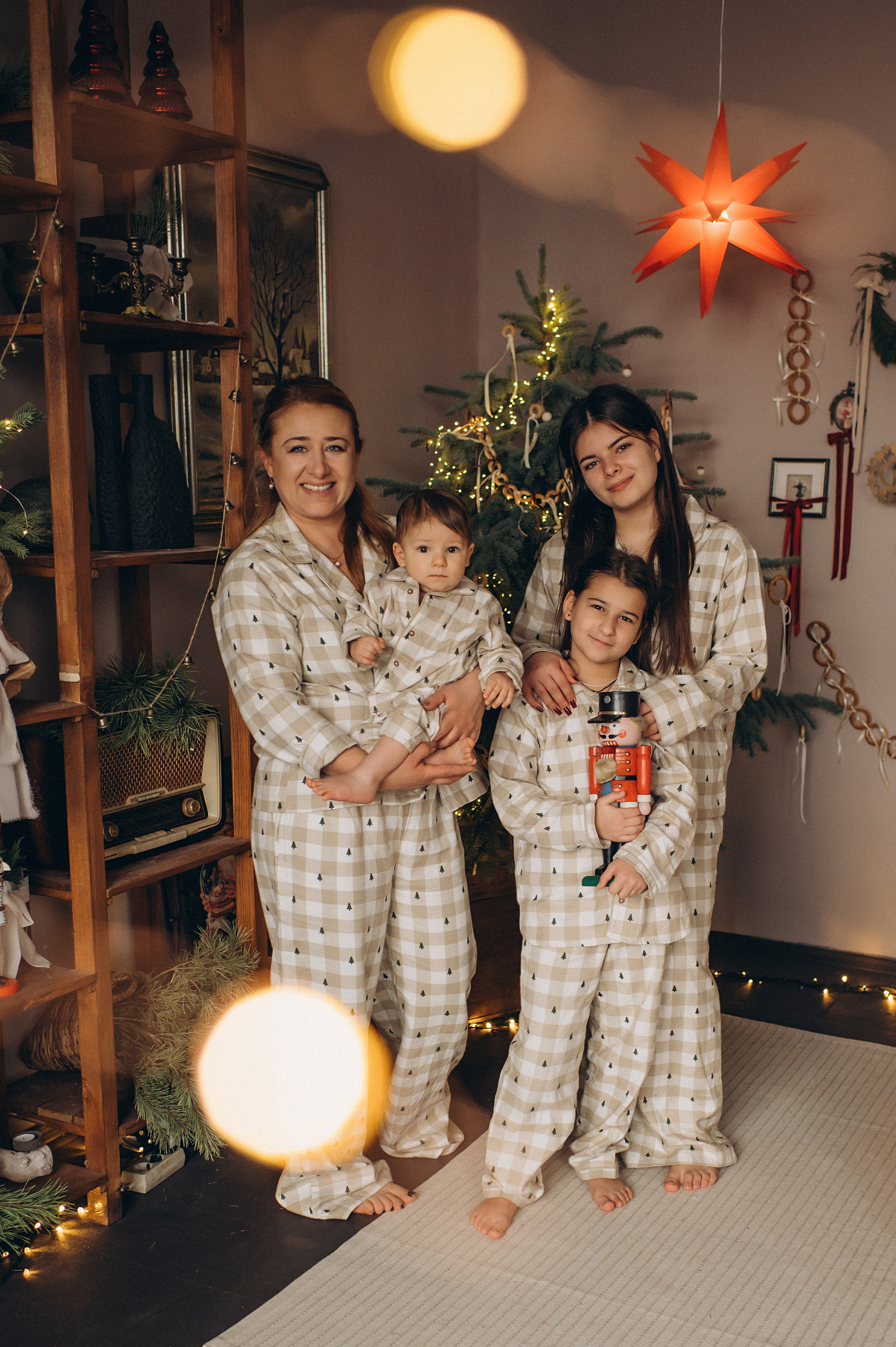 Перший тортик малюка, зйомка першого тортика Тернопіль, новорічна фотосесія, зйомка дня народження, сімейний фотограф Тернопіль, cakesmash. Сімейний, дитячий та індивідуальний фотограф в м. Тернопіль, м. Львів