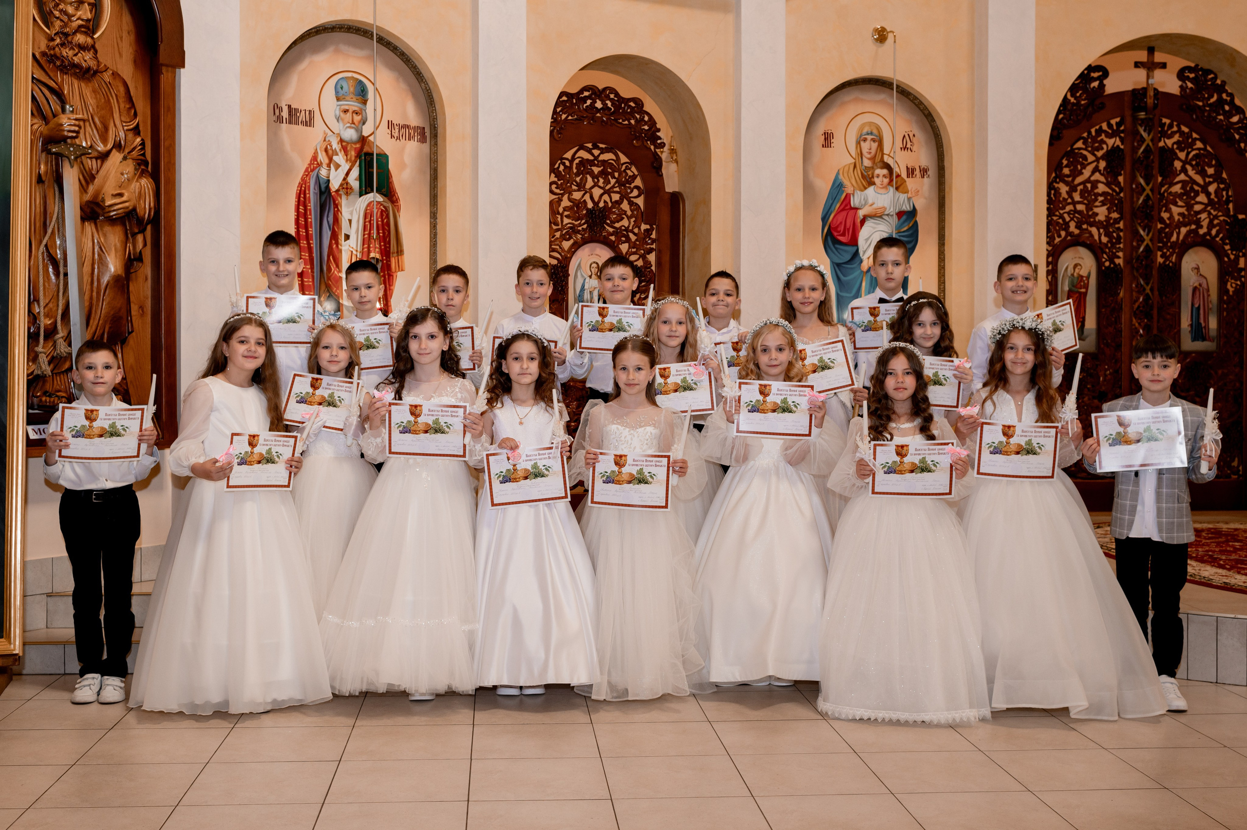 Фотосесія Першого Причастя Тернопіль, зйомка Причастя Тернопіль, Таїнство Першого Причастя Тернопіль, Катедра Причастя Тернопіль. Сімейний, дитячий та індивідуальний фотограф в м. Тернопіль, м. Львів