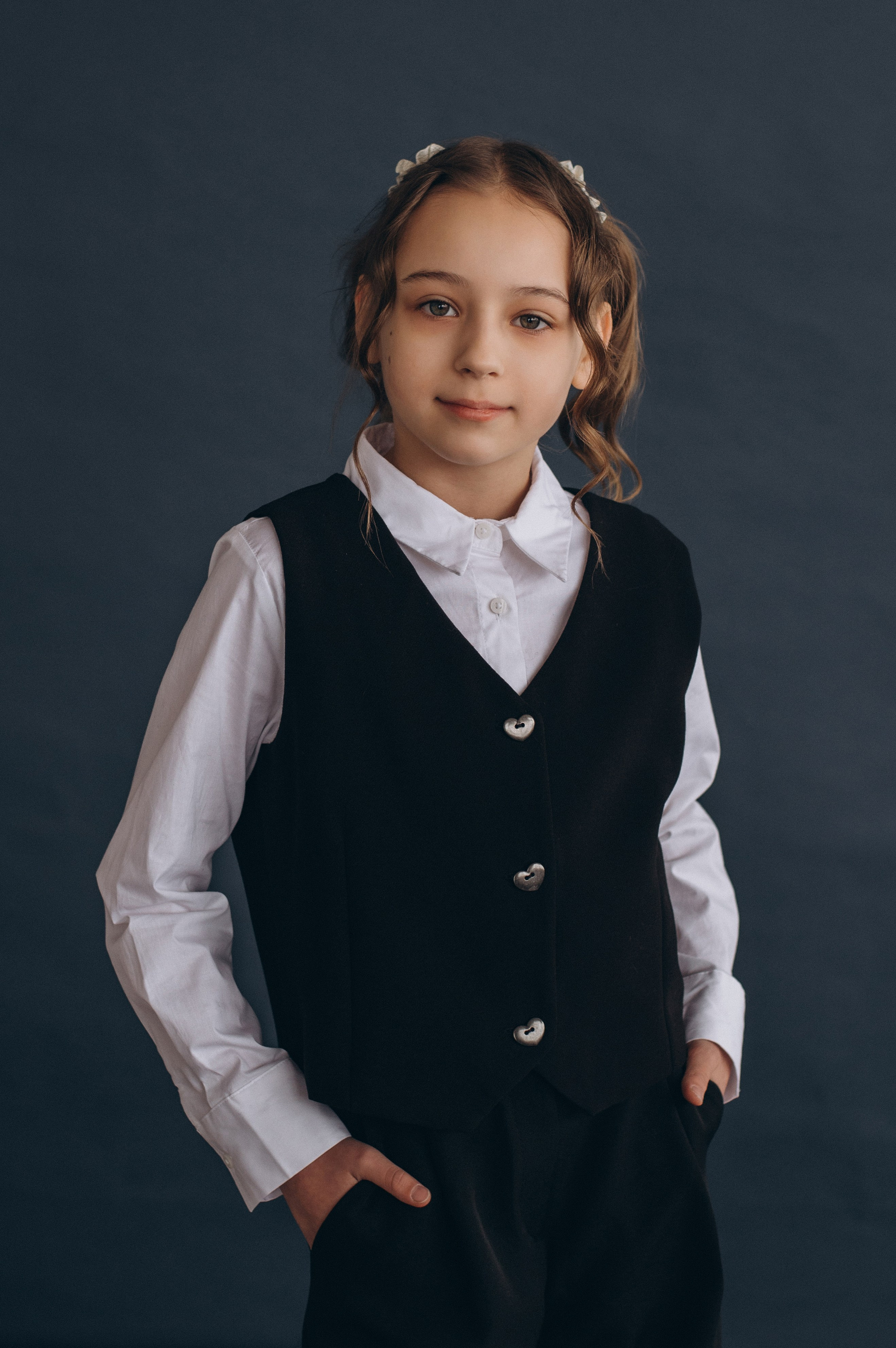 Фотосесія школярів у студії на шкільні фотоальбоми віньєтки Тернопіль, фотосесія випускників Тернопіль, шкільні фотокниги Тернопіль. Сімейний, дитячий та індивідуальний фотограф в м. Тернопіль, м. Львів