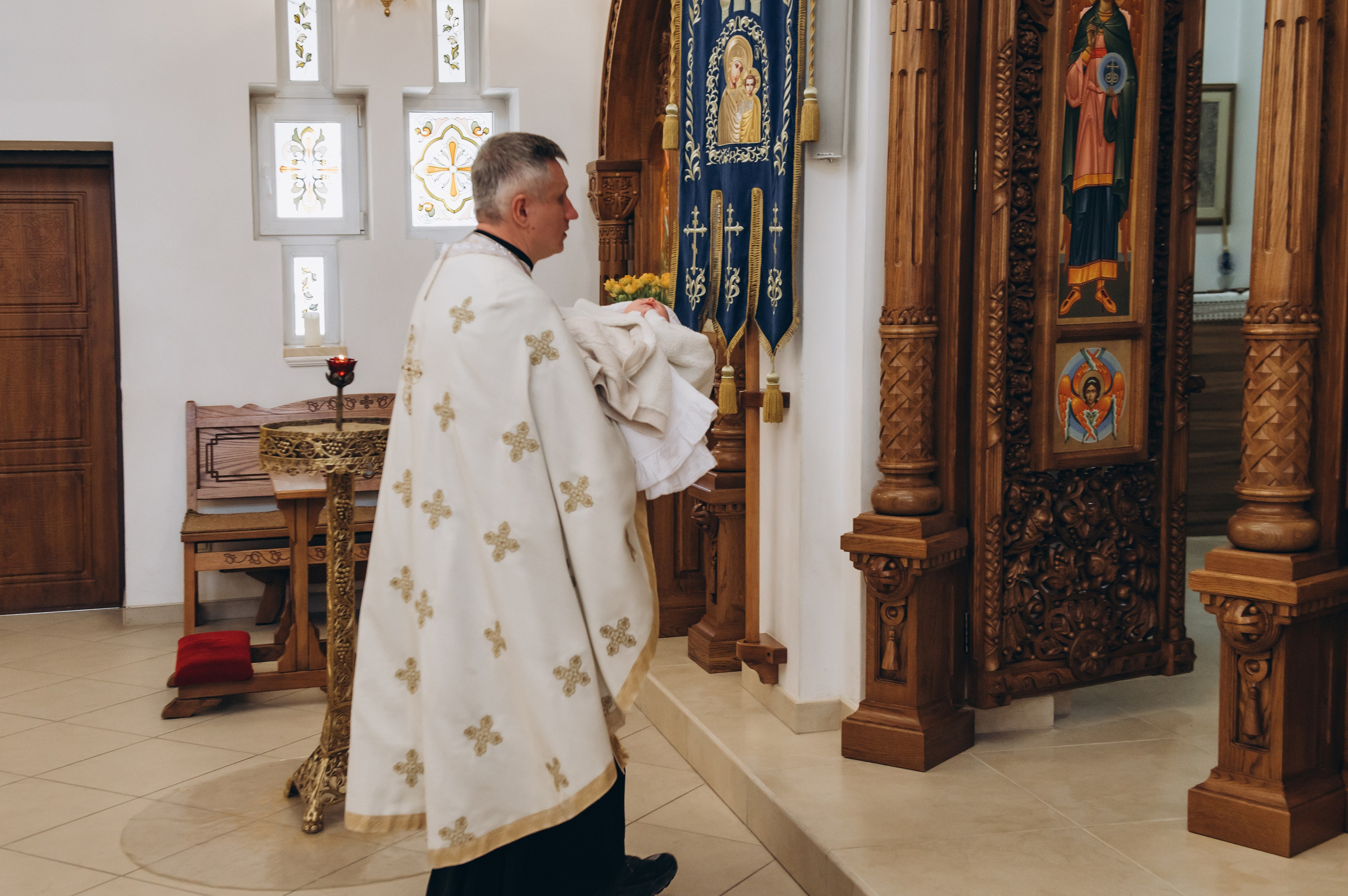 Фотосесія Хрещення Тернопіль, зйомка Хрестин Тернопіль, Храм Різдва Пресвятої Богородиці УГКЦ Тернопіль. Сімейний, дитячий та індивідуальний фотограф в м. Тернопіль, м. Львів