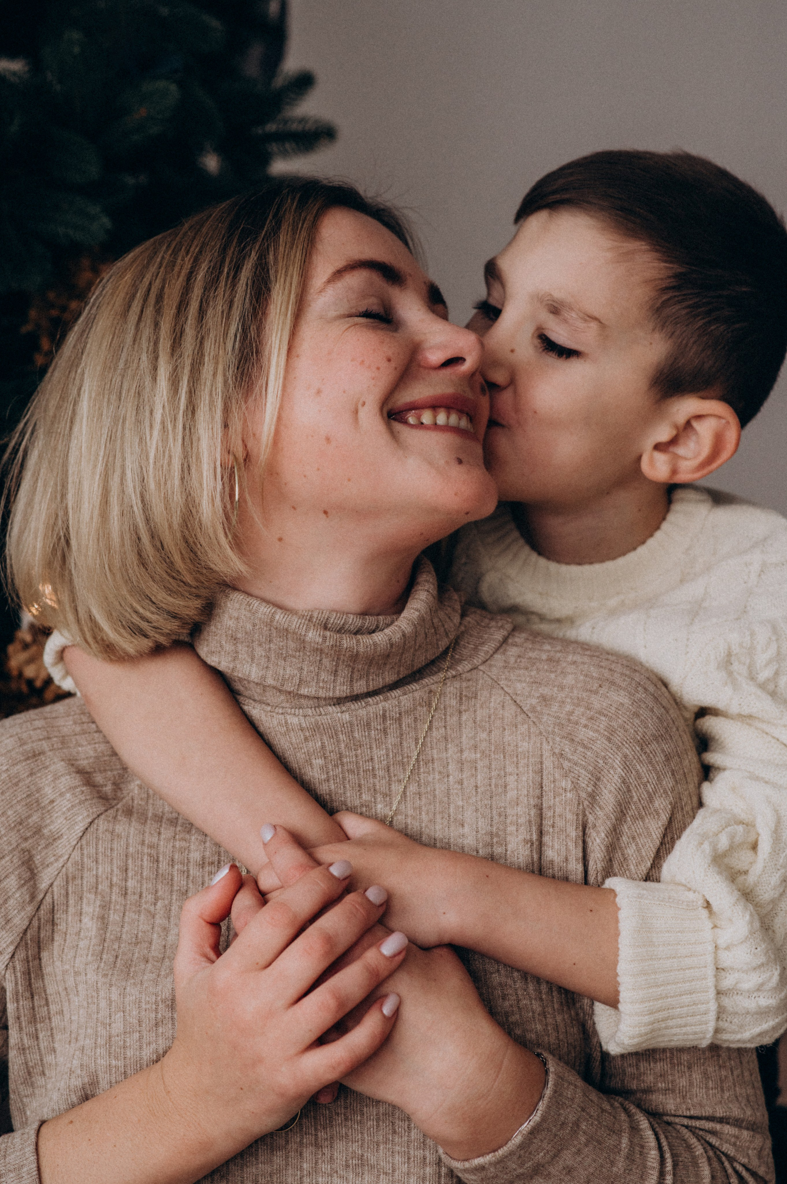 Новорічна сімейна фотосесія у студії, сімейна фотосесія Тернопіль Львів. Сімейний, дитячий та індивідуальний фотограф в м. Тернопіль, м. Львів