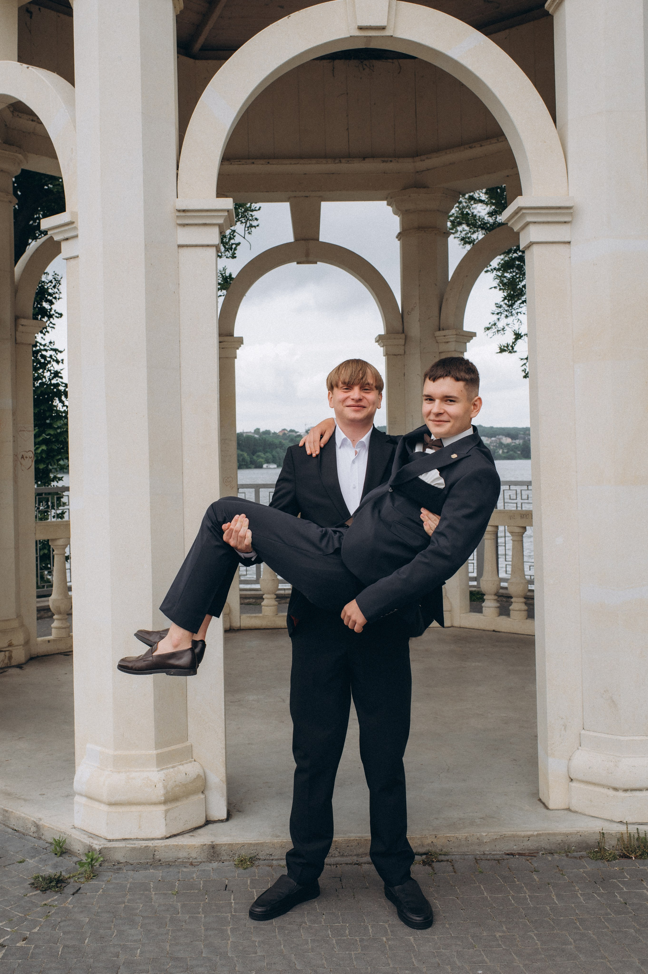 Випускники 2025, фотосесія випускного Тернопіль, фотосесія випускників Тернопіль, зйомка випускного, фотосесія випускного. Сімейний, дитячий та індивідуальний фотограф в м. Тернопіль, м. Львів