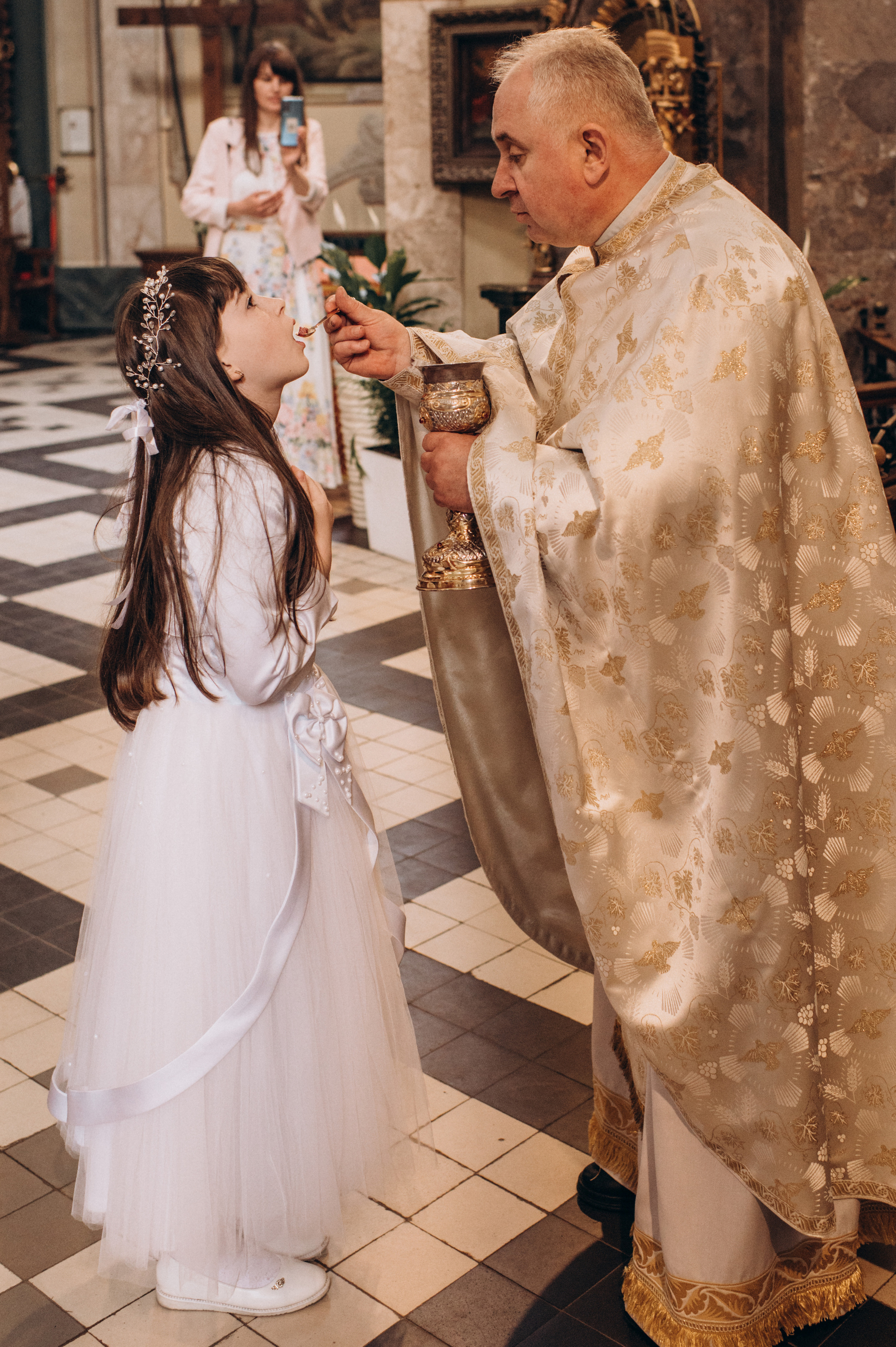 Фотосесія Першого Причастя Тернопіль, зйомка Причастя Тернопіль, Таїнство Першого Причастя Тернопіль, Катедра Причастя Тернопіль. Сімейний, дитячий та індивідуальний фотограф в м. Тернопіль, м. Львів