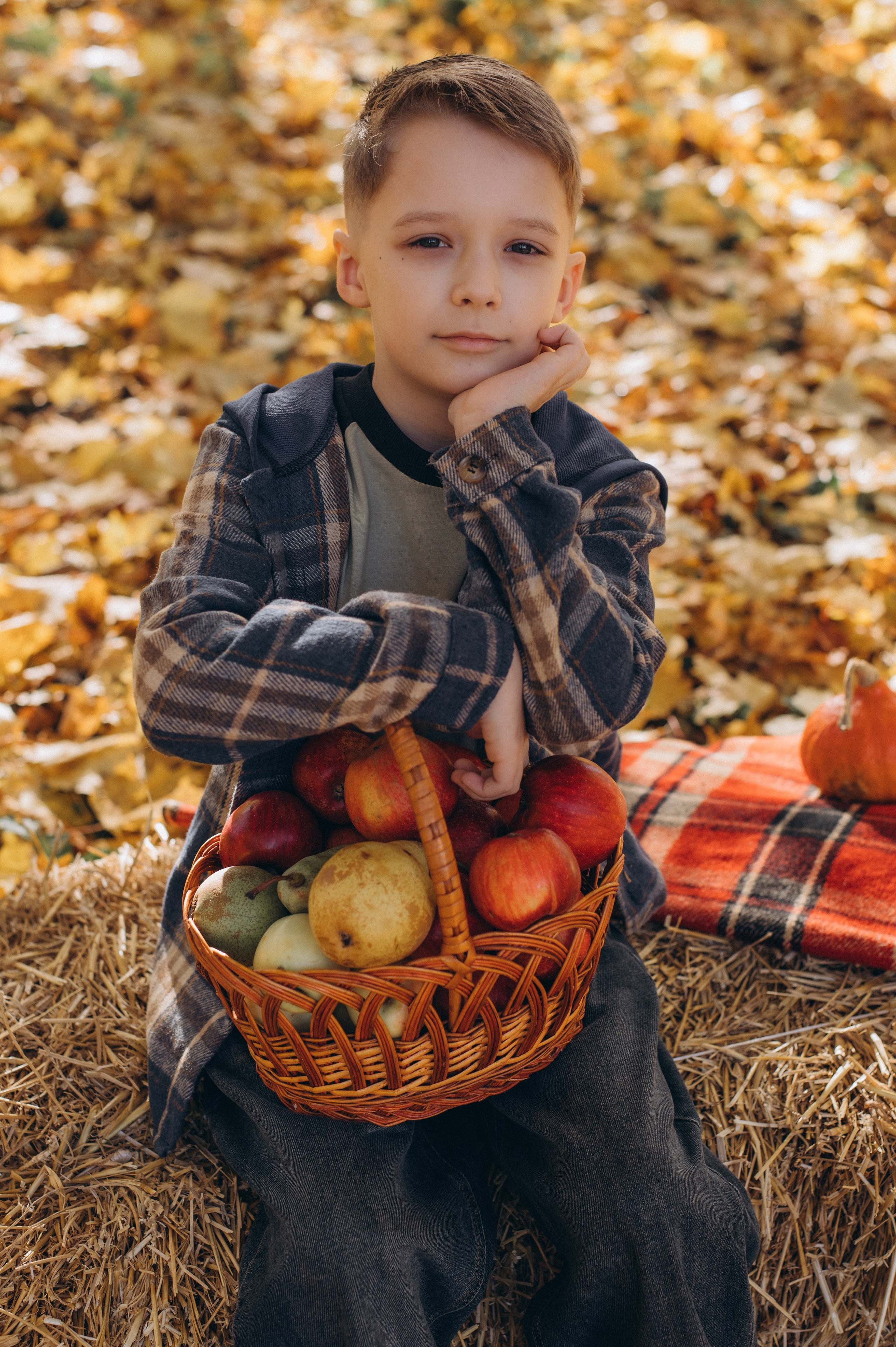 Осіння фотосесія 4 класу на віньєтки, випускні фотоальбоми Тернопіль, фотосесія випускників Тернопіль, шкільний випускний альбом Тернопіль. Сімейний, дитячий та індивідуальний фотограф в м. Тернопіль, м. Львів