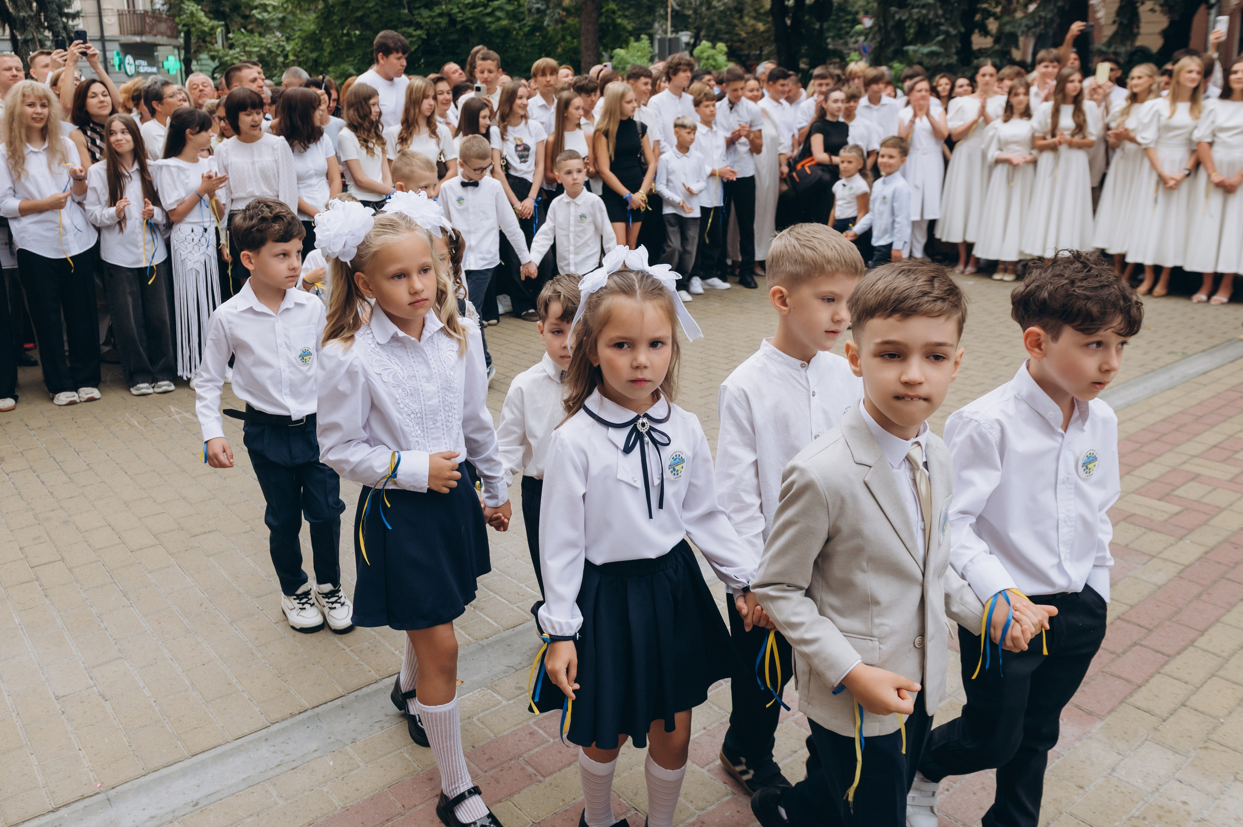Перший дзвоник у Тернополі, фотосесія першокласників