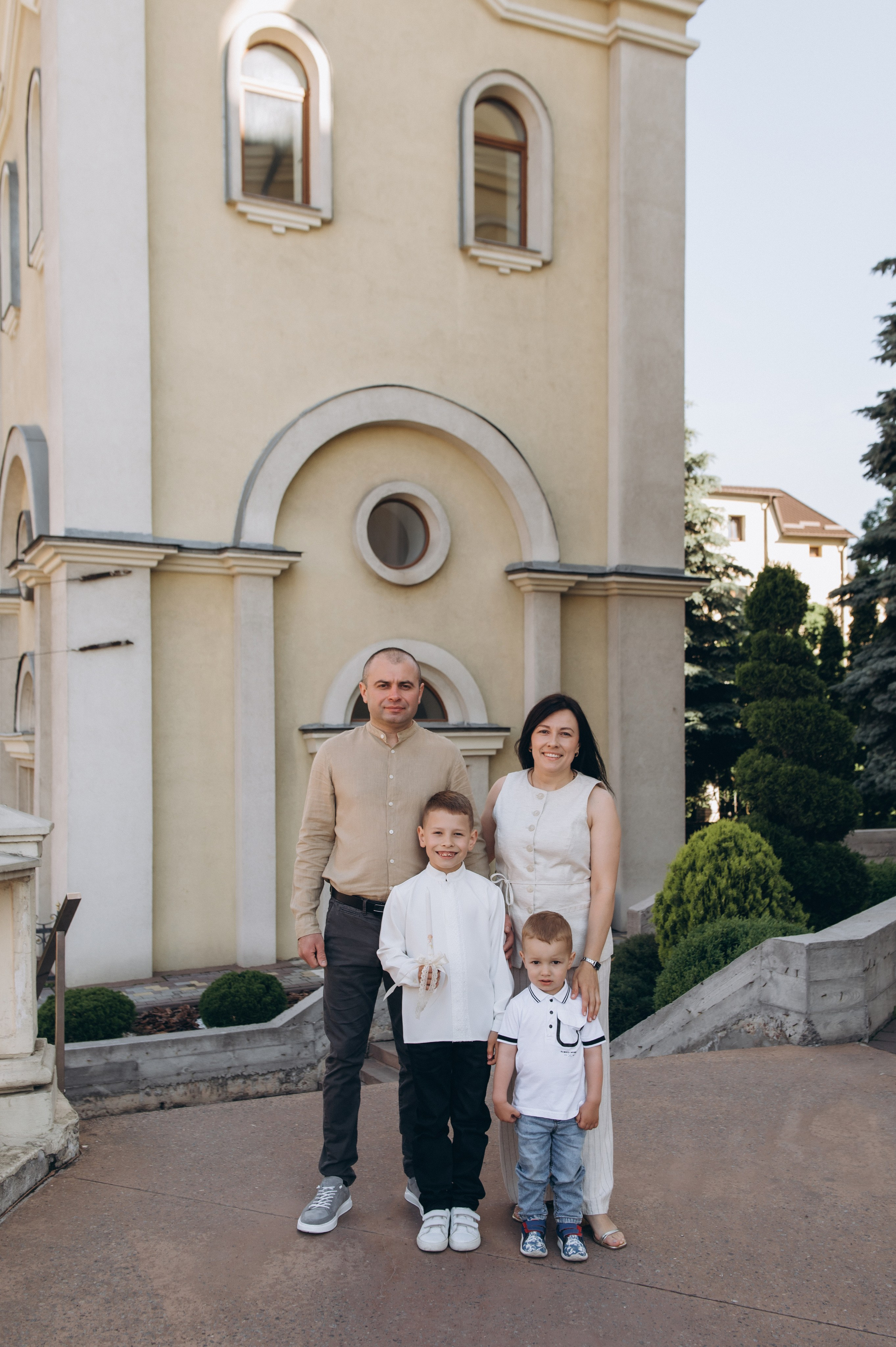 Фотосесія Першого Причастя Тернопіль, зйомка Першого Причастя Тернопіль, Церква Успіння Пресвятої Богородиці Причастя Тернопіль. Сімейний, дитячий та індивідуальний фотограф в м. Тернопіль, м. Львів