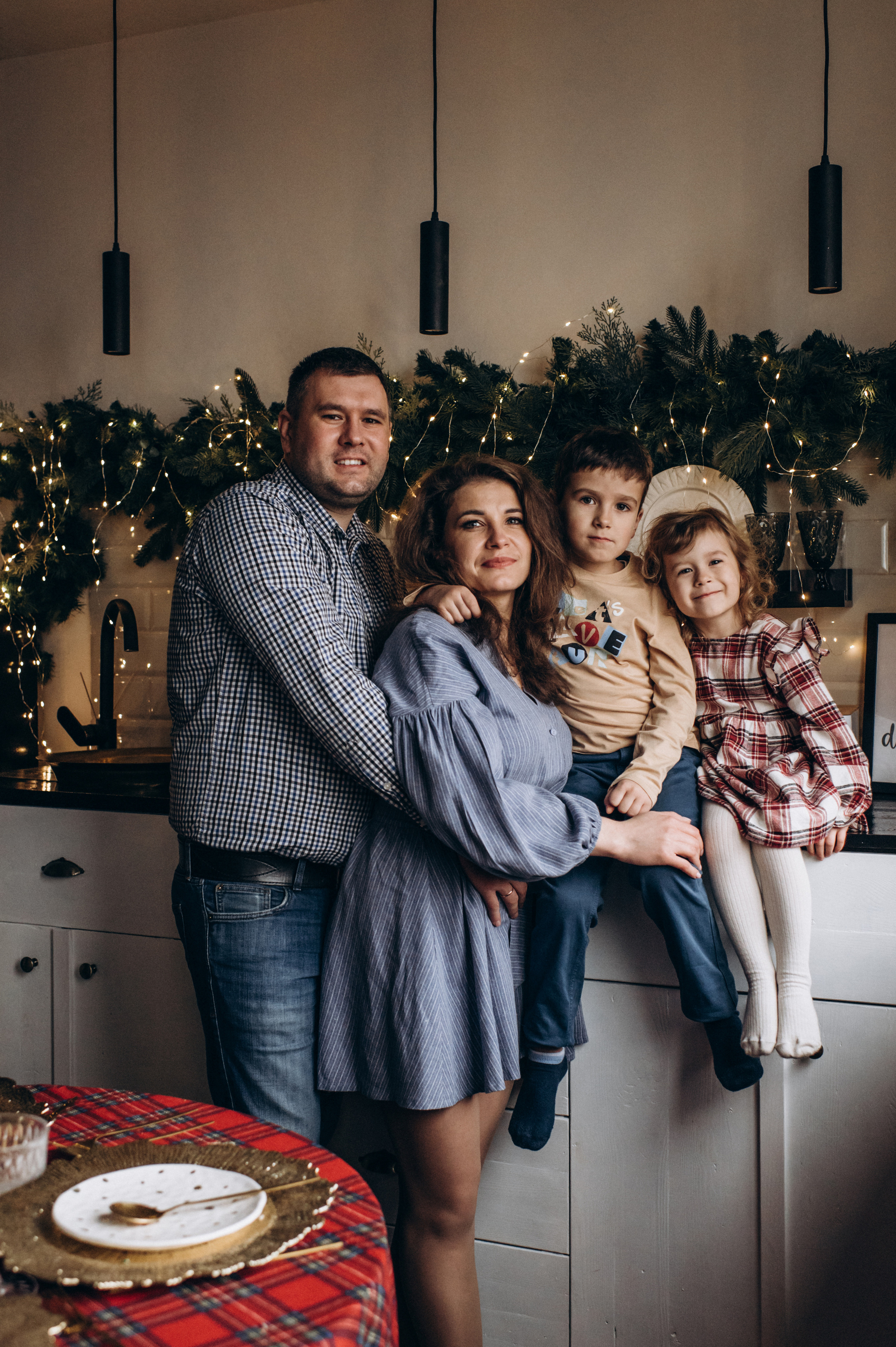 Новорічна сімейна зйомка у студії. Сімейний, дитячий та індивідуальний фотограф в м. Тернопіль, м. Львів