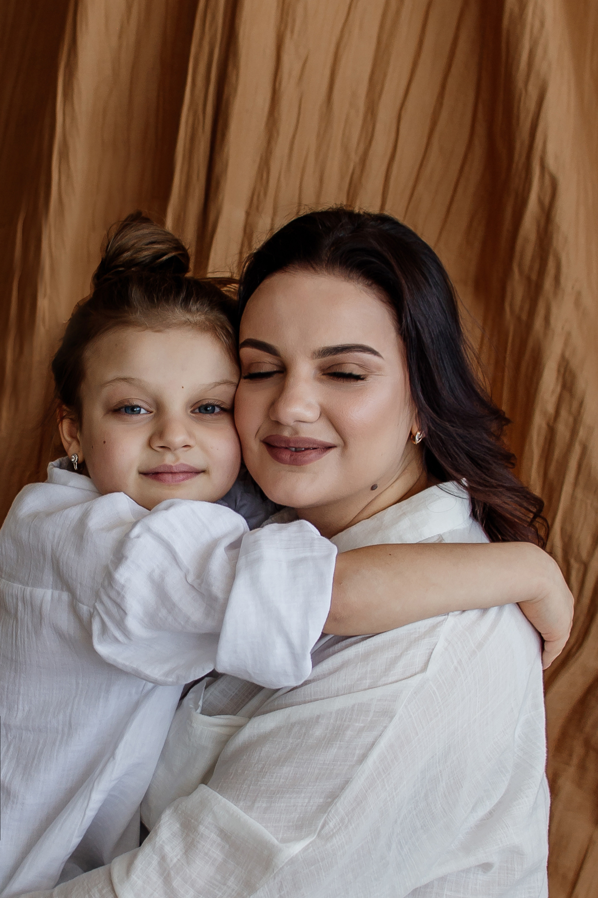 Мама і донечка. Студійна сімейна фотосесія. Сімейний, дитячий та індивідуальний фотограф в м. Тернопіль, м. Львів