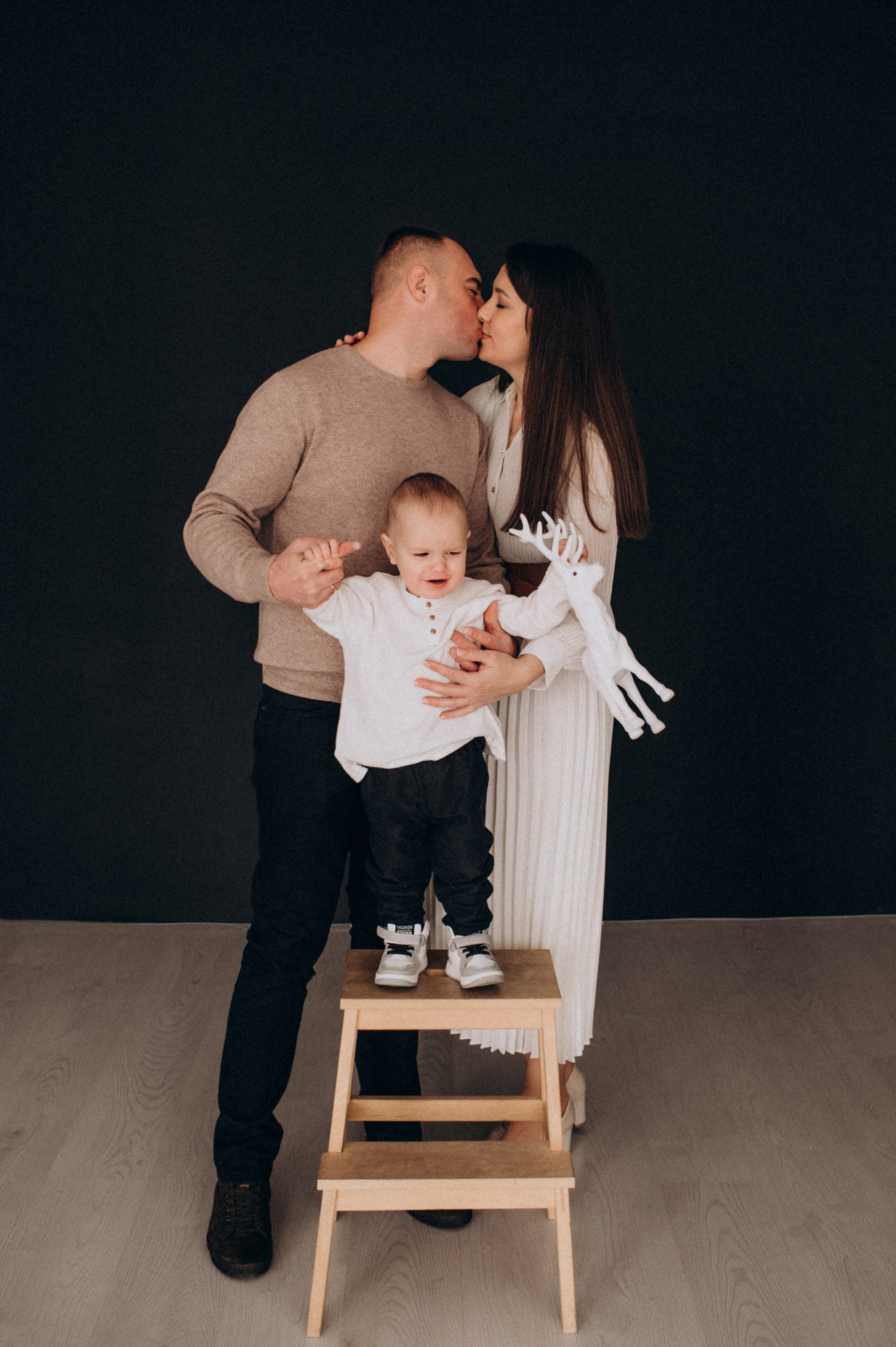 Новорічна фотосесія у студії, фотосесія Львів, сімейна фотосесія Тернопіль. Сімейний, дитячий та індивідуальний фотограф в м. Тернопіль, м. Львів