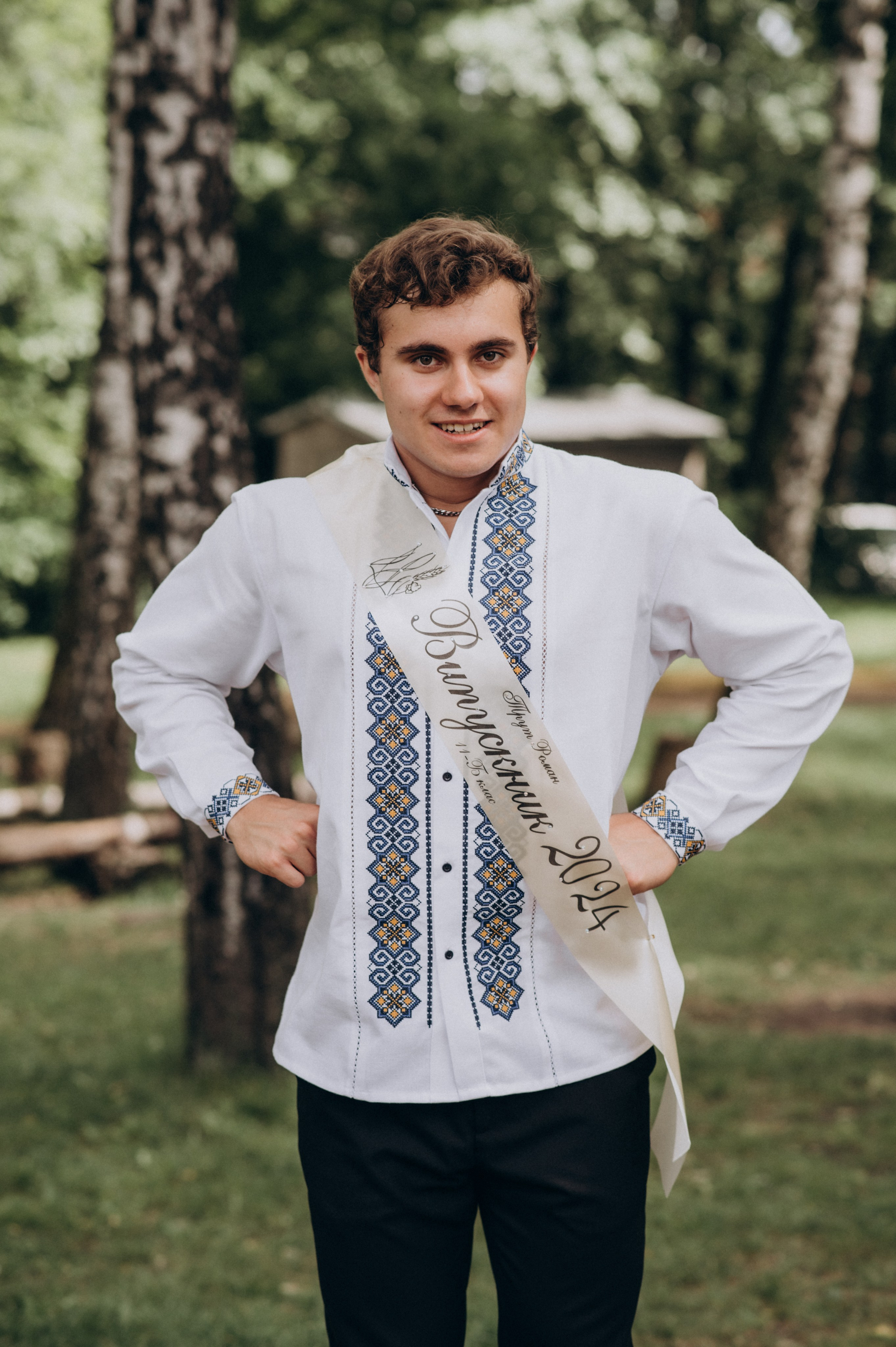 Фотосесія останнього дзвоника, фотосесія випускників Тернопіль, випускний 2024. Сімейний, дитячий та індивідуальний фотограф в м. Тернопіль, м. Львів