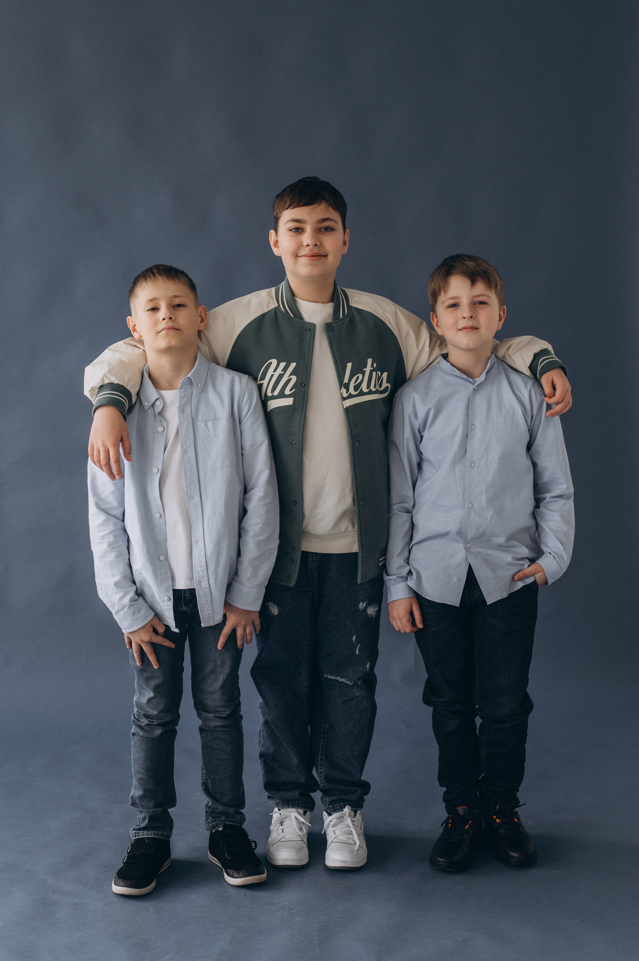 Шкільна фотосесія на віньєтки Тернопіль, шкільні альбоми, фотосесія випускників Тернопіль, випускний альбом, фотограф випускний Тернопіль. Сімейний, дитячий та індивідуальний фотограф в м. Тернопіль, м. Львів