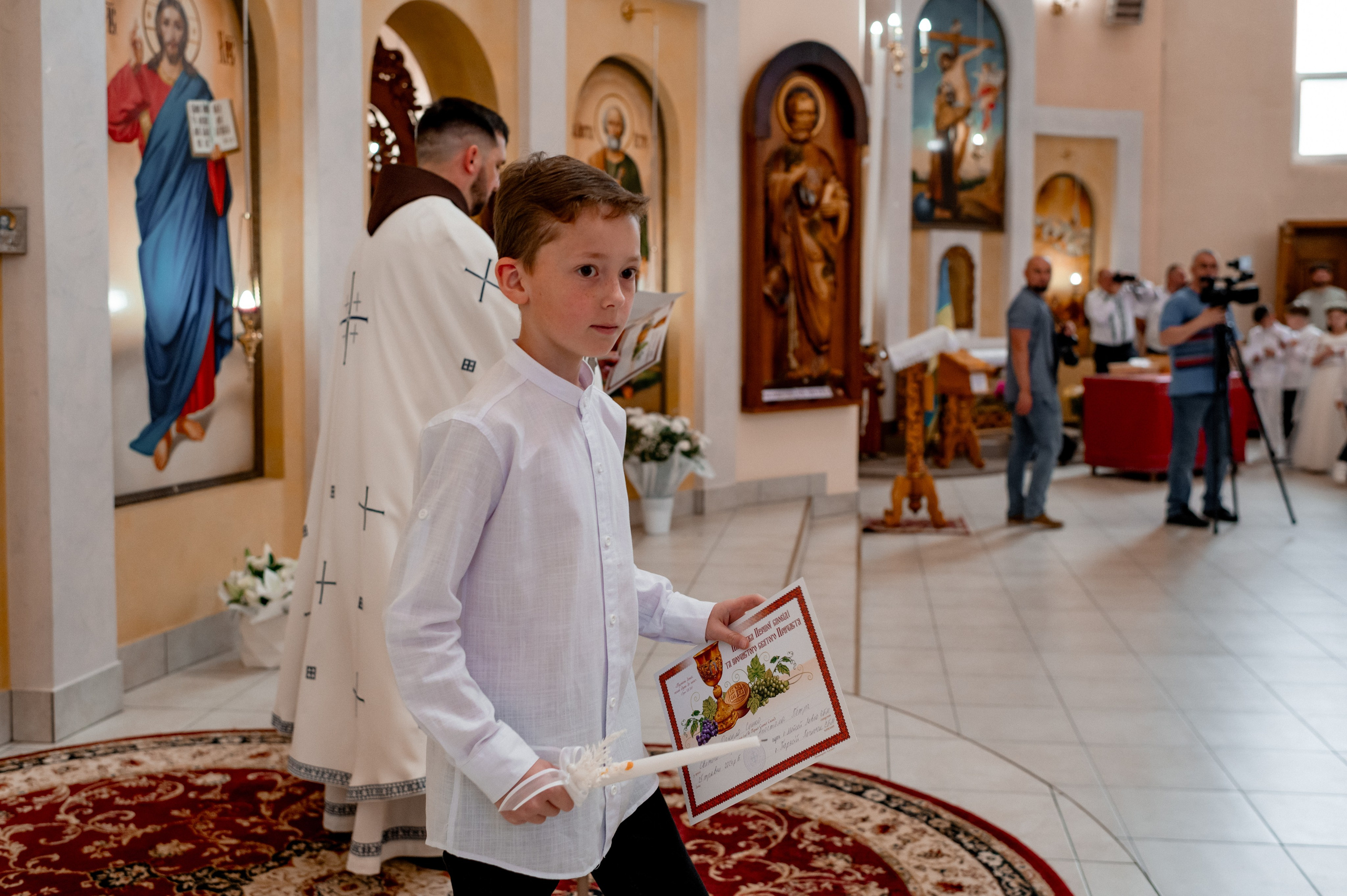 Фотосесія Першого Причастя Тернопіль, зйомка Причастя Тернопіль, Таїнство Першого Причастя Тернопіль, Катедра Причастя Тернопіль. Сімейний, дитячий та індивідуальний фотограф в м. Тернопіль, м. Львів