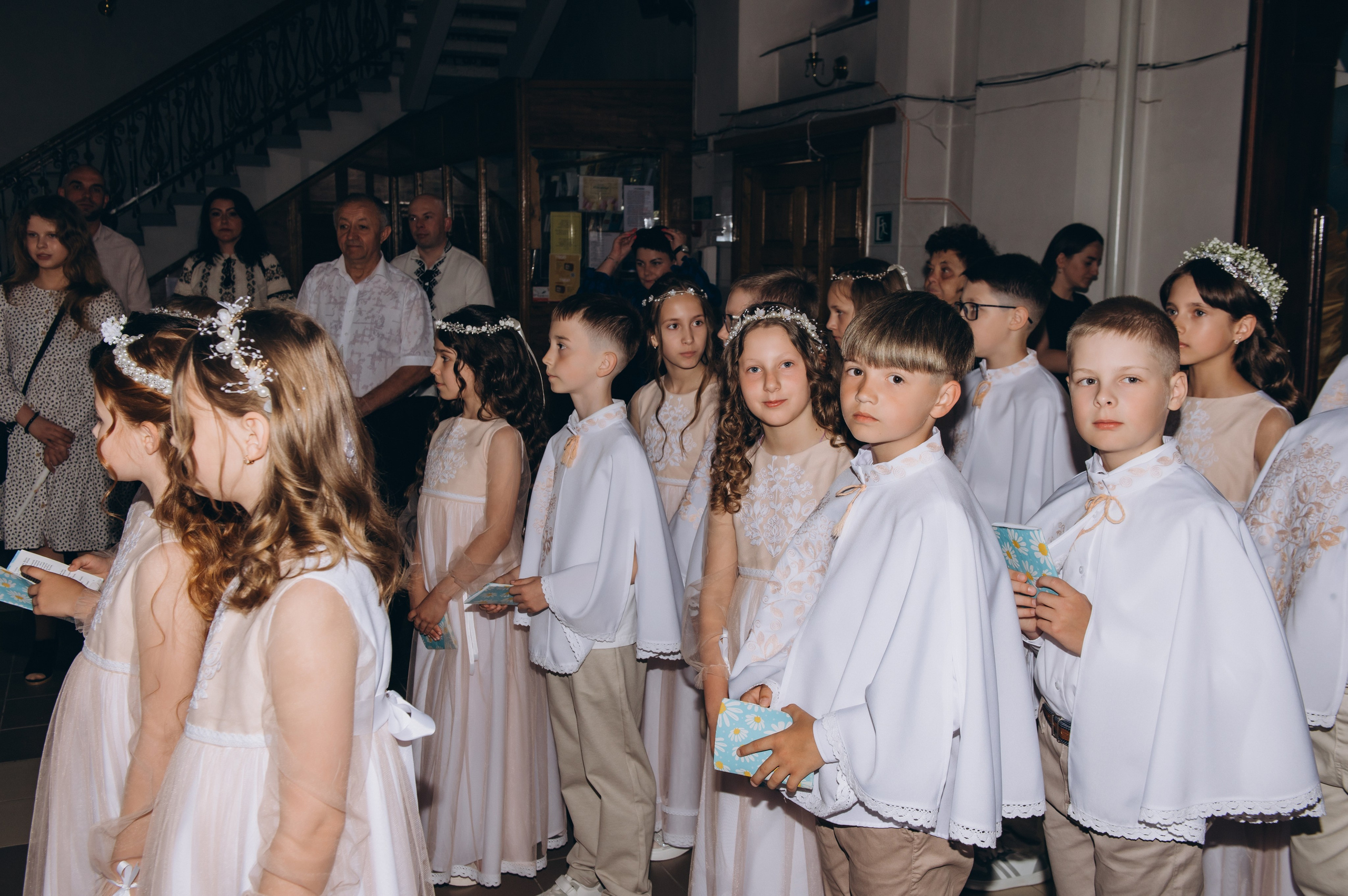Фотосесія Причастя Тернопіль церква Св Михаїла, фотограф на Причастя Тернопіль, фотосесія Літургії Причастя Тернопіль. Сімейний, дитячий та індивідуальний фотограф в м. Тернопіль, м. Львів