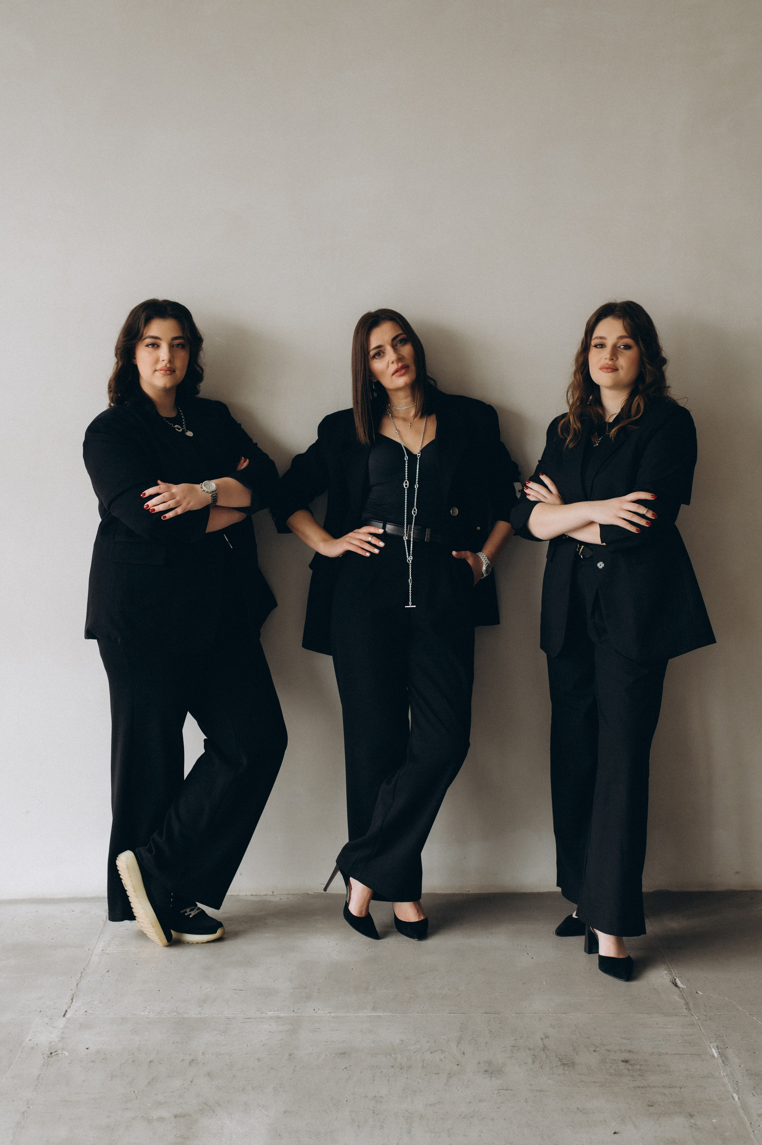 Сімейна фотосесія мами і донечок, сімейний фотограф Тернопіль, портретний фотограф Тернопіль, портретна фотосесія Львів. Сімейний, дитячий та індивідуальний фотограф в м. Тернопіль, м. Львів