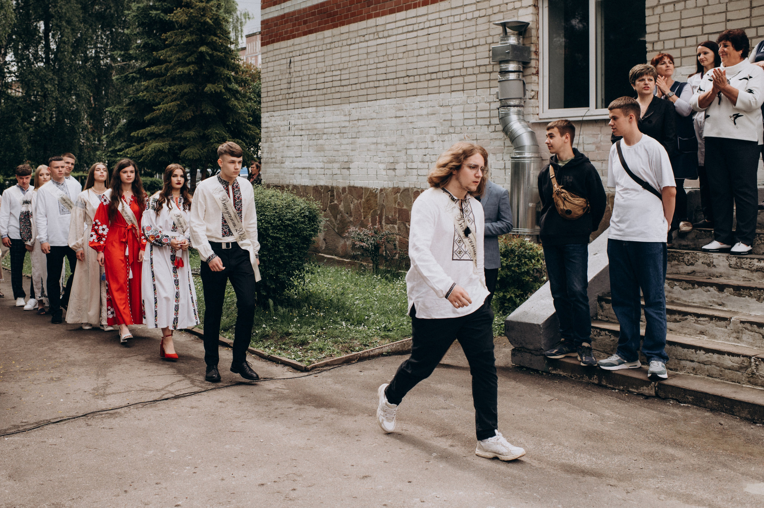 Фотосесія останнього дзвоника, фотосесія випускників Тернопіль, випускний 2024. Сімейний, дитячий та індивідуальний фотограф в м. Тернопіль, м. Львів