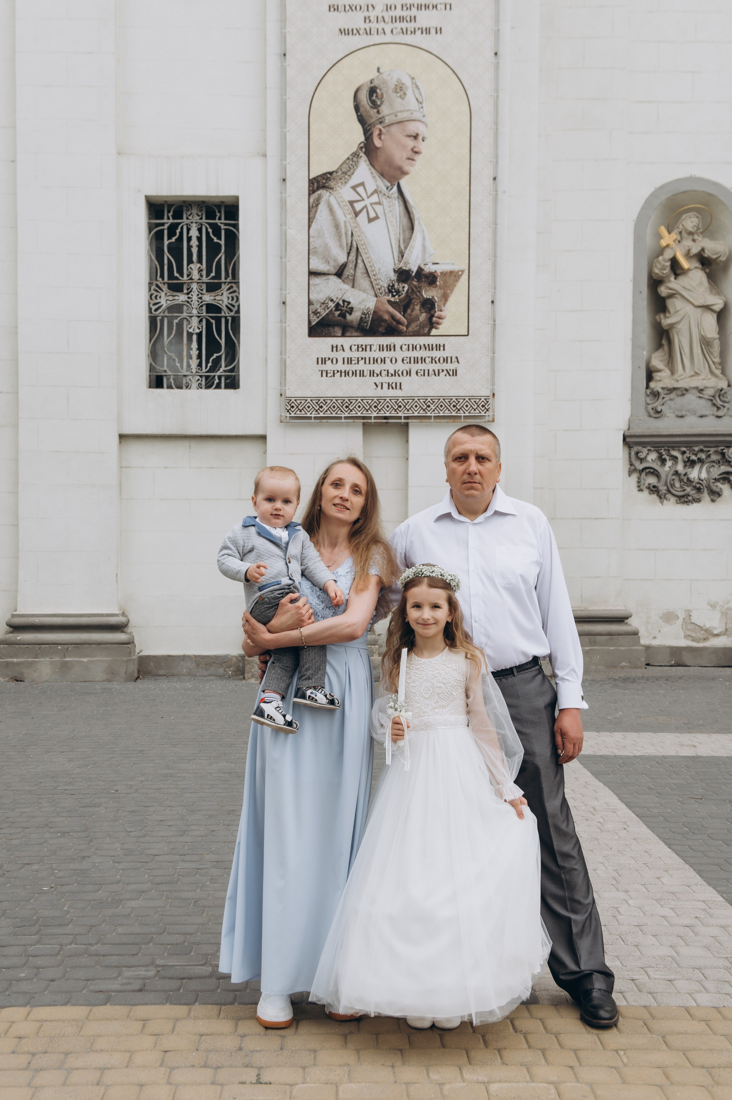 Фотосесія Першого Причастя Тернопіль, фотосесія Причастя Тернопіль, Таїнство Першого Причастя Тернопіль, Катедра Причастя Тернопіль. Сімейний, дитячий та індивідуальний фотограф в м. Тернопіль, м. Львів