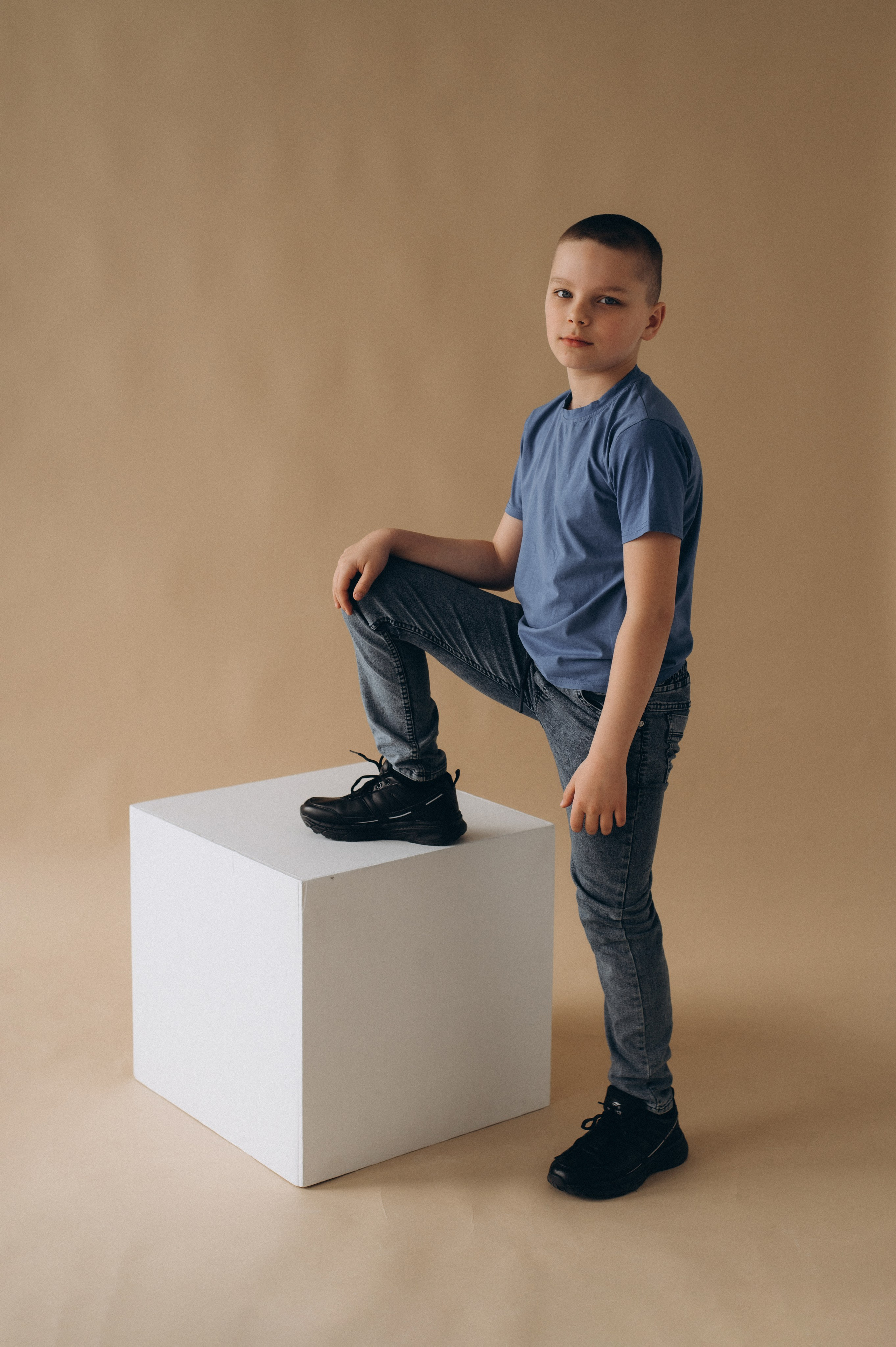 Шкільна фотосесія на віньєтки Тернопіль, шкільні альбоми, фотосесія випускників Тернопіль, випускний альбом, фотограф випускний Тернопіль. Сімейний, дитячий та індивідуальний фотограф в м. Тернопіль, м. Львів