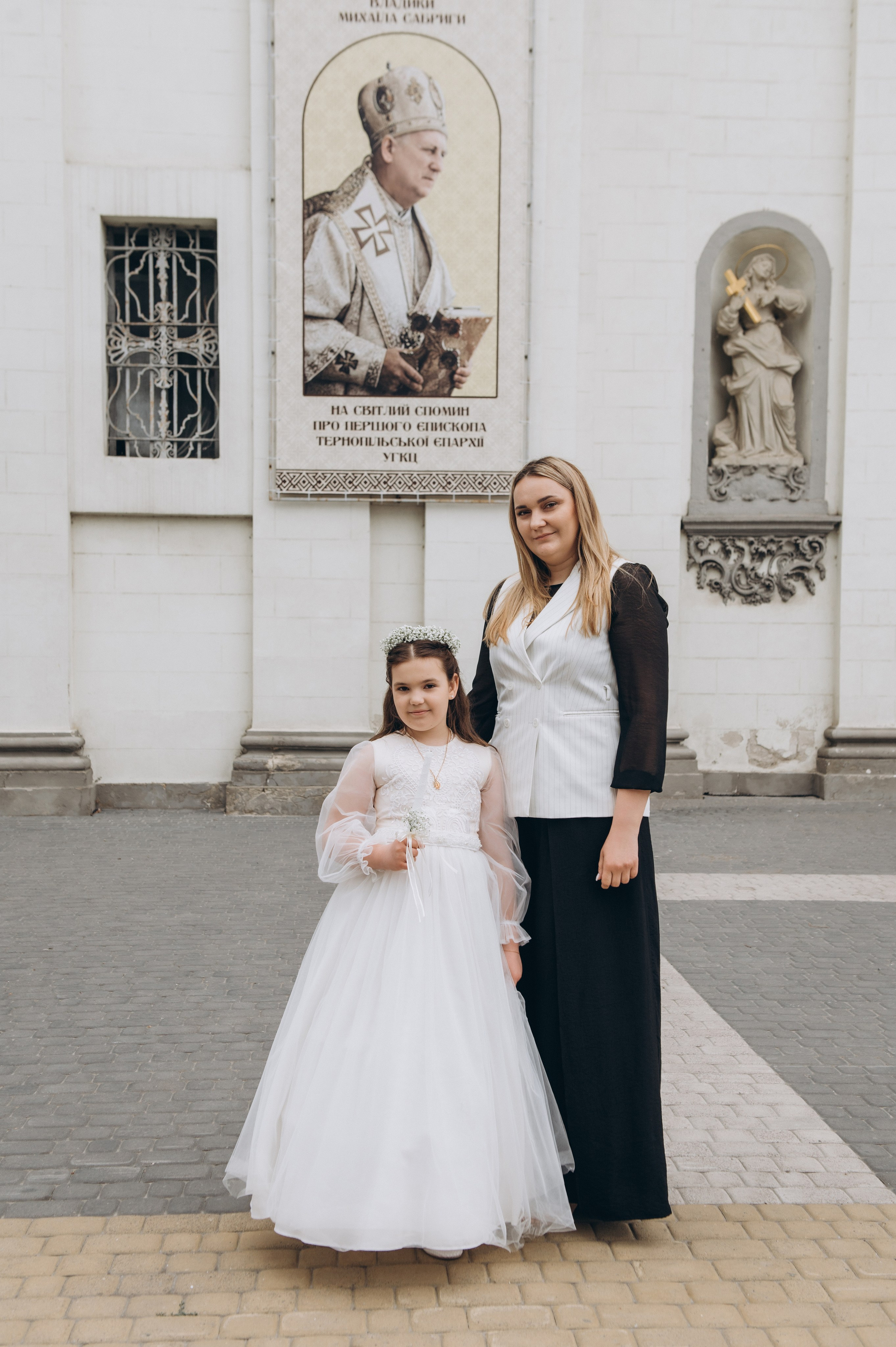Фотосесія Першого Причастя Тернопіль, фотосесія Причастя Тернопіль, Таїнство Першого Причастя Тернопіль, Катедра Причастя Тернопіль. Сімейний, дитячий та індивідуальний фотограф в м. Тернопіль, м. Львів