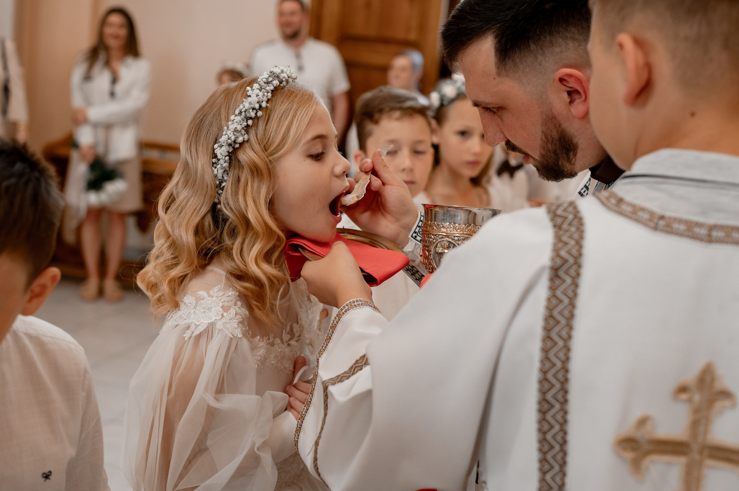 Фотосесія Першого Причастя Тернопіль, зйомка Причастя Тернопіль, Таїнство Першого Причастя Тернопіль, Катедра Причастя Тернопіль. Сімейний, дитячий та індивідуальний фотограф в м. Тернопіль, м. Львів