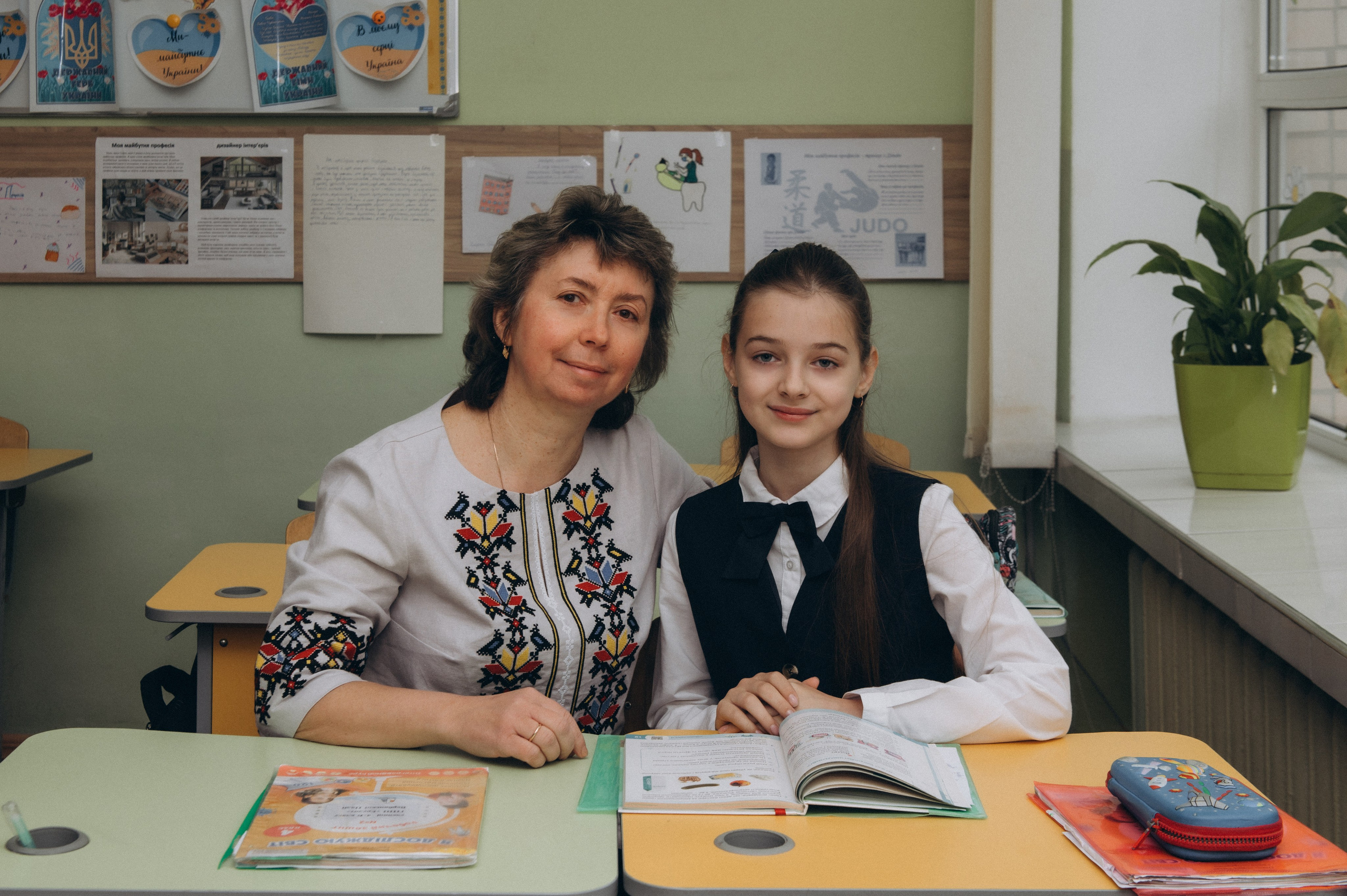 Шкільна фотосесія на віньєтки Тернопіль, фотосесія випускників Тернопіль, зйомка на віньєтки, шкільні фотоальбоми Тернопіль. Сімейний, дитячий та індивідуальний фотограф в м. Тернопіль, м. Львів