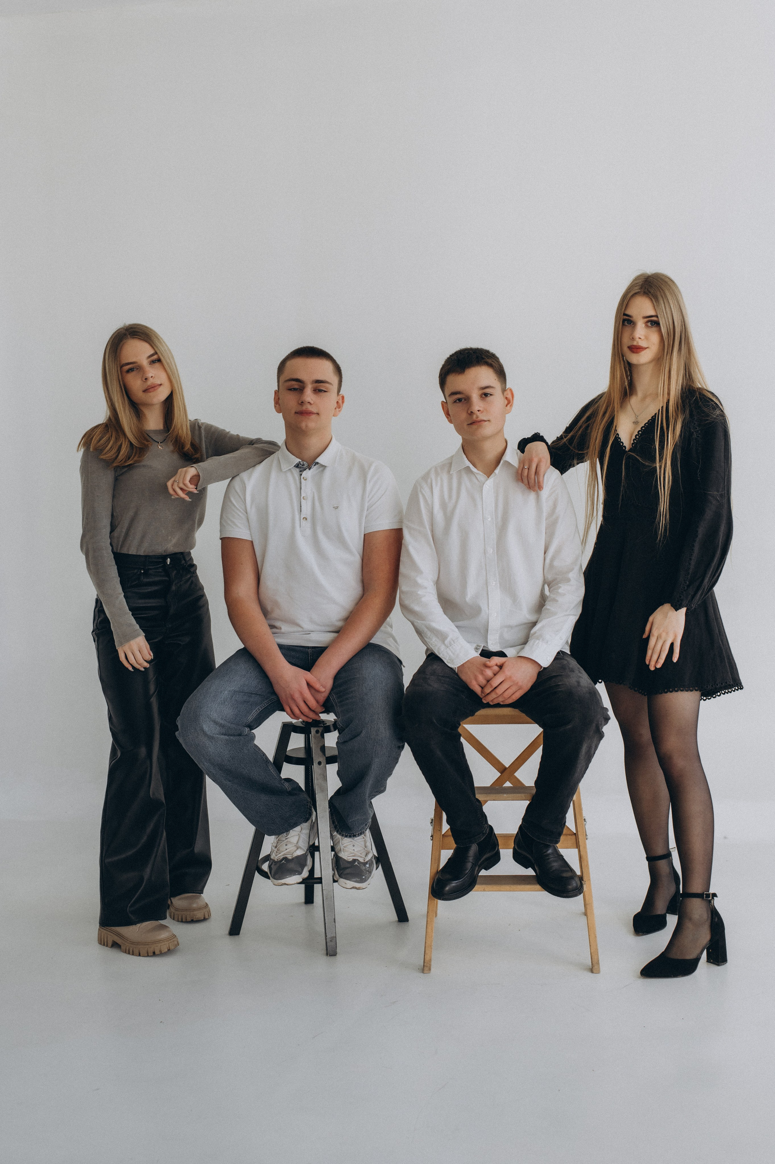 Фотосесія випускників, фотосесія на віньєтки Тернопіль, випускники Тернопіль, випуск 2025. Сімейний, дитячий та індивідуальний фотограф в м. Тернопіль, м. Львів