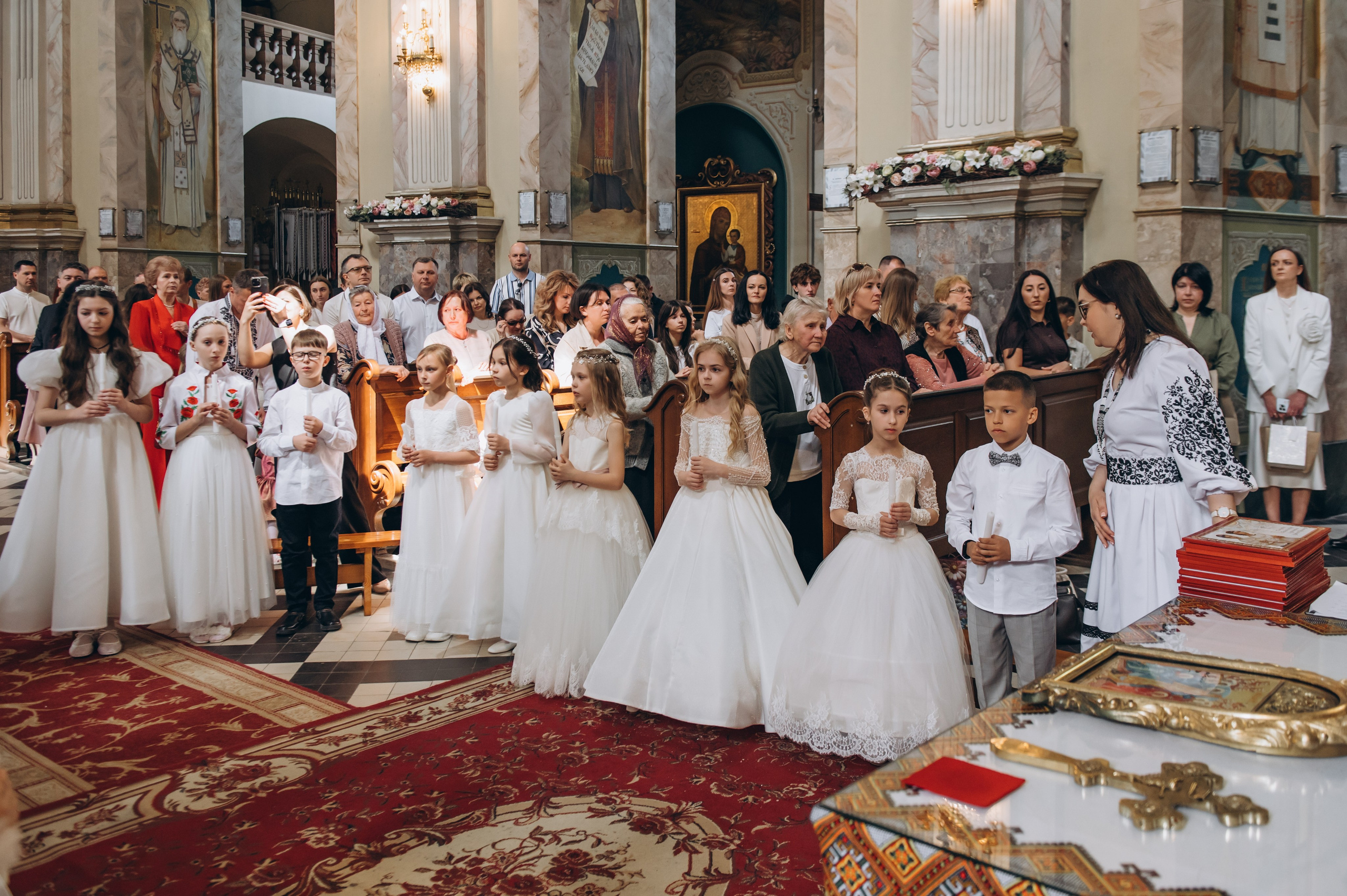 Фотосесія Першого Причастя Тернопіль, фотосесія Причастя Тернопіль, Таїнство Першого Причастя Тернопіль, Катедра Причастя Тернопіль. Сімейний, дитячий та індивідуальний фотограф в м. Тернопіль, м. Львів