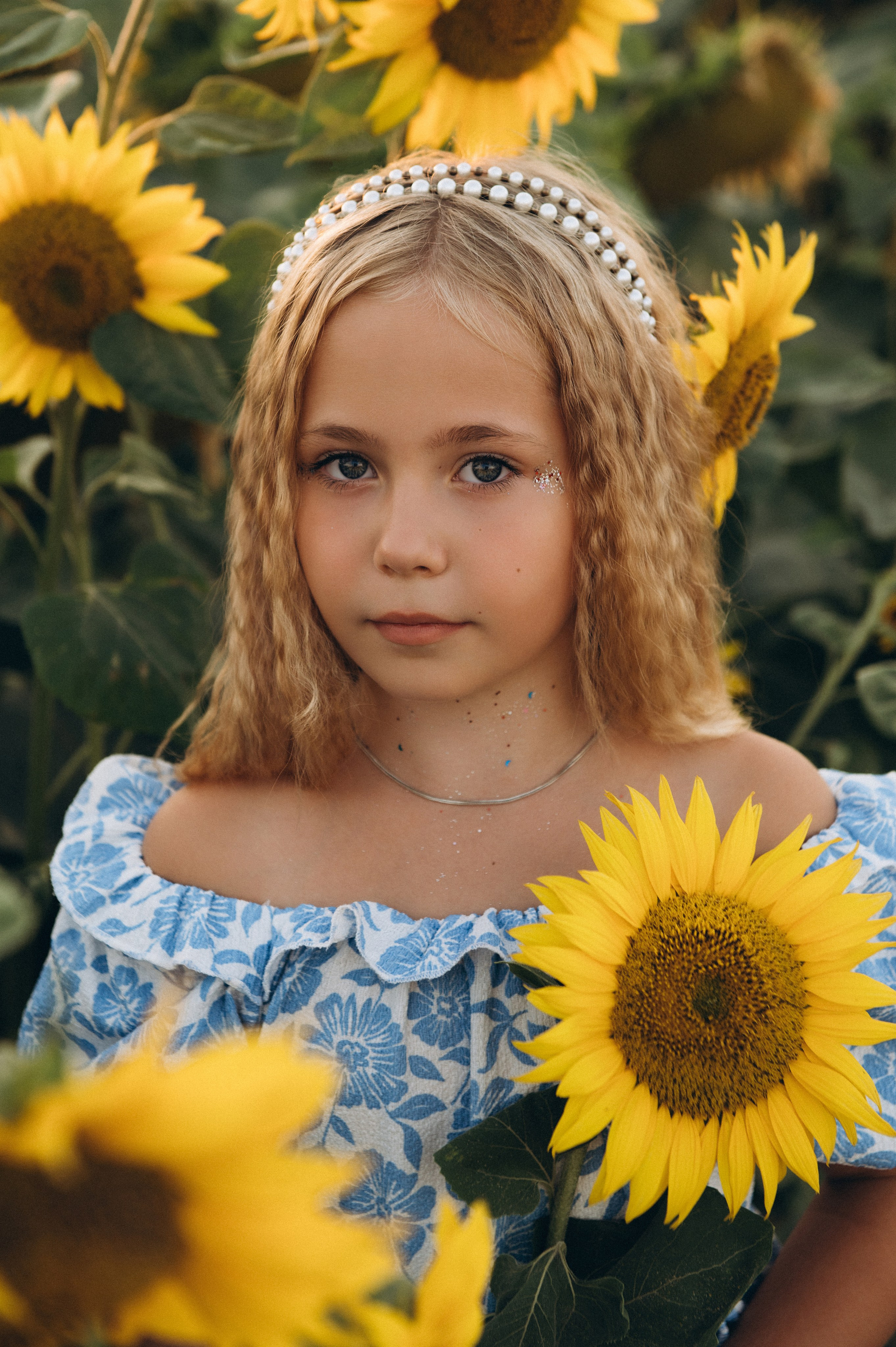 Фотосесія у&nbsp;соняшниках, дитячий фотограф Тернопіль, сімейний фотограф Тернопіль, дитяча фотосесія, фотосесія в&nbsp;полі, зйомка дітей