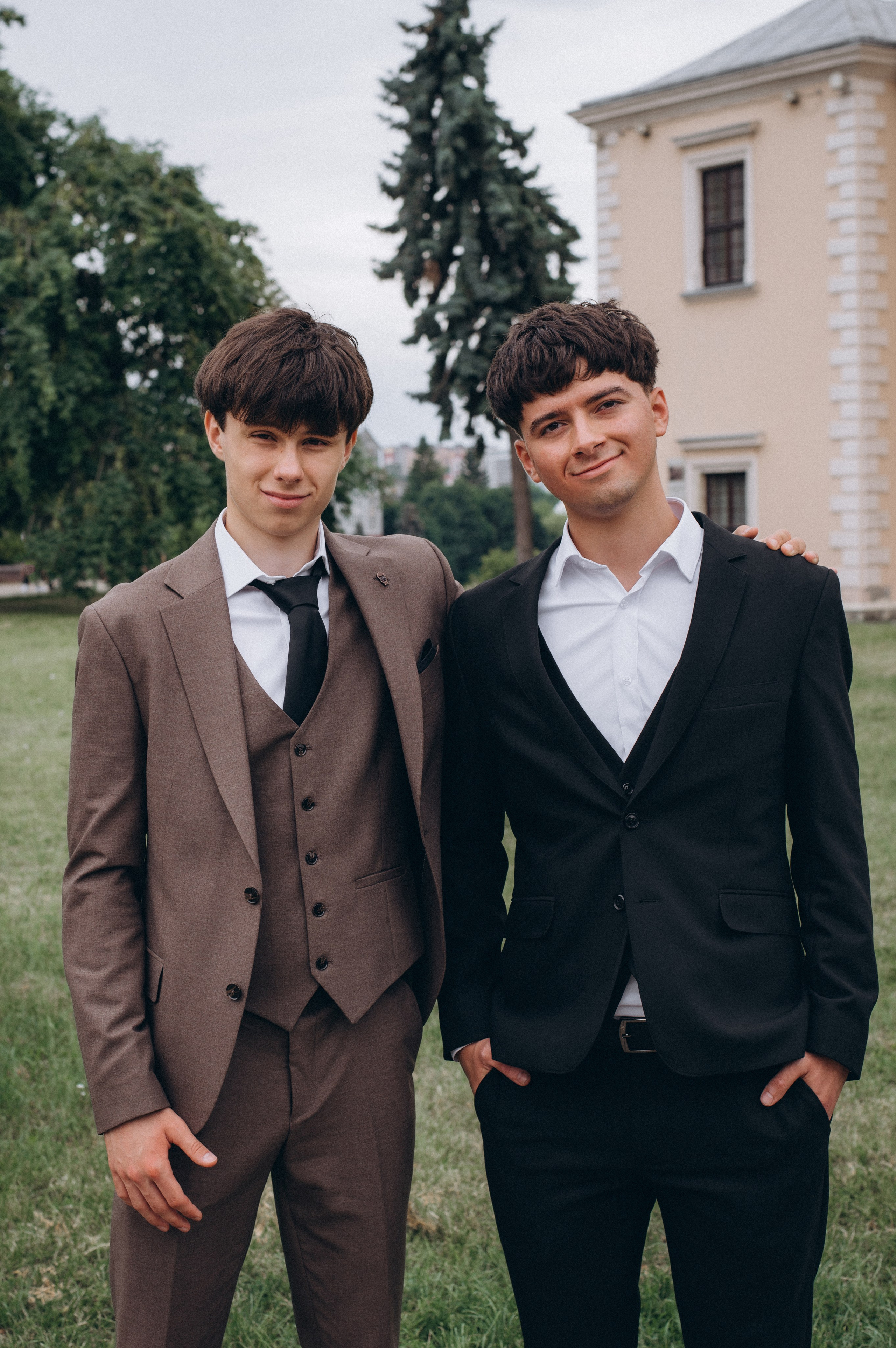 Випускники 2025, фотосесія випускного Тернопіль, фотосесія випускників Тернопіль, зйомка випускного, фотосесія випускного. Сімейний, дитячий та індивідуальний фотограф в м. Тернопіль, м. Львів