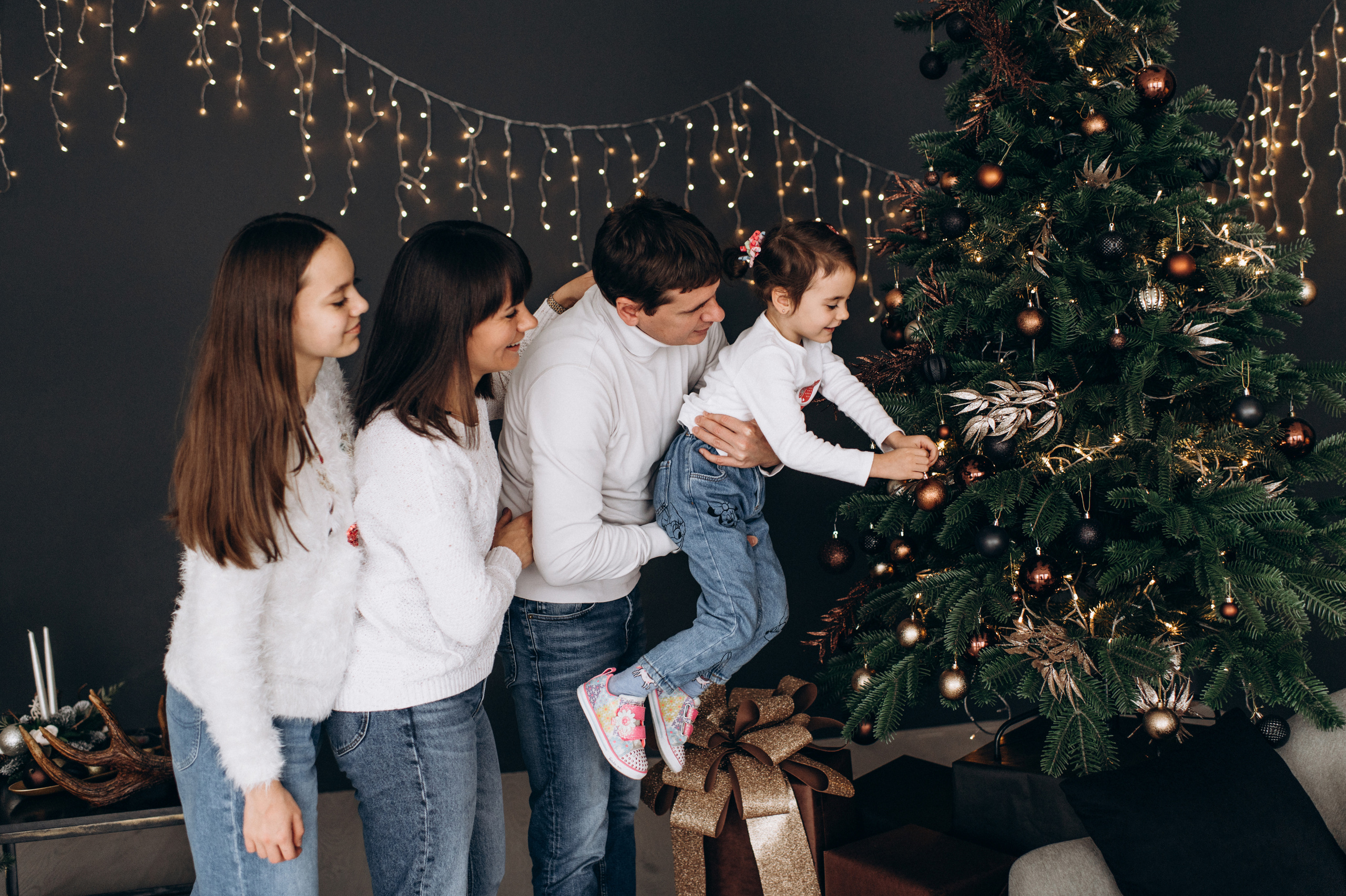 Новорічна сімейна фотосесія Сімейна фотосесія Тернопіль, сімейний фотограф Тернопіль, сімейний фотограф Львів, сімейна зйомка Тернопіль. Сімейний, дитячий та індивідуальний фотограф в м. Тернопіль, м. Львів