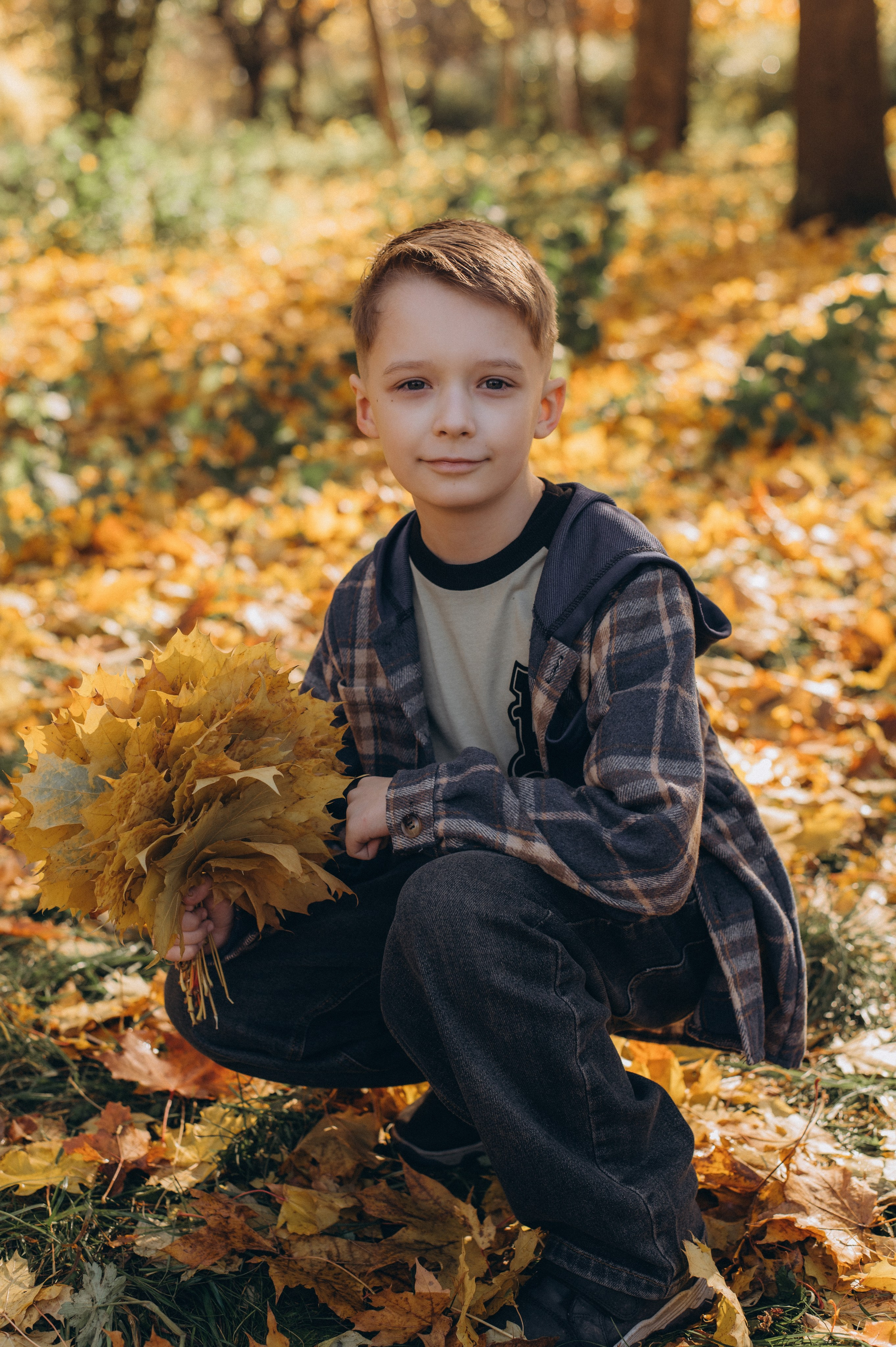 Осіння фотосесія 4 класу на віньєтки, випускні фотоальбоми Тернопіль, фотосесія випускників Тернопіль, шкільний випускний альбом Тернопіль. Сімейний, дитячий та індивідуальний фотограф в м. Тернопіль, м. Львів