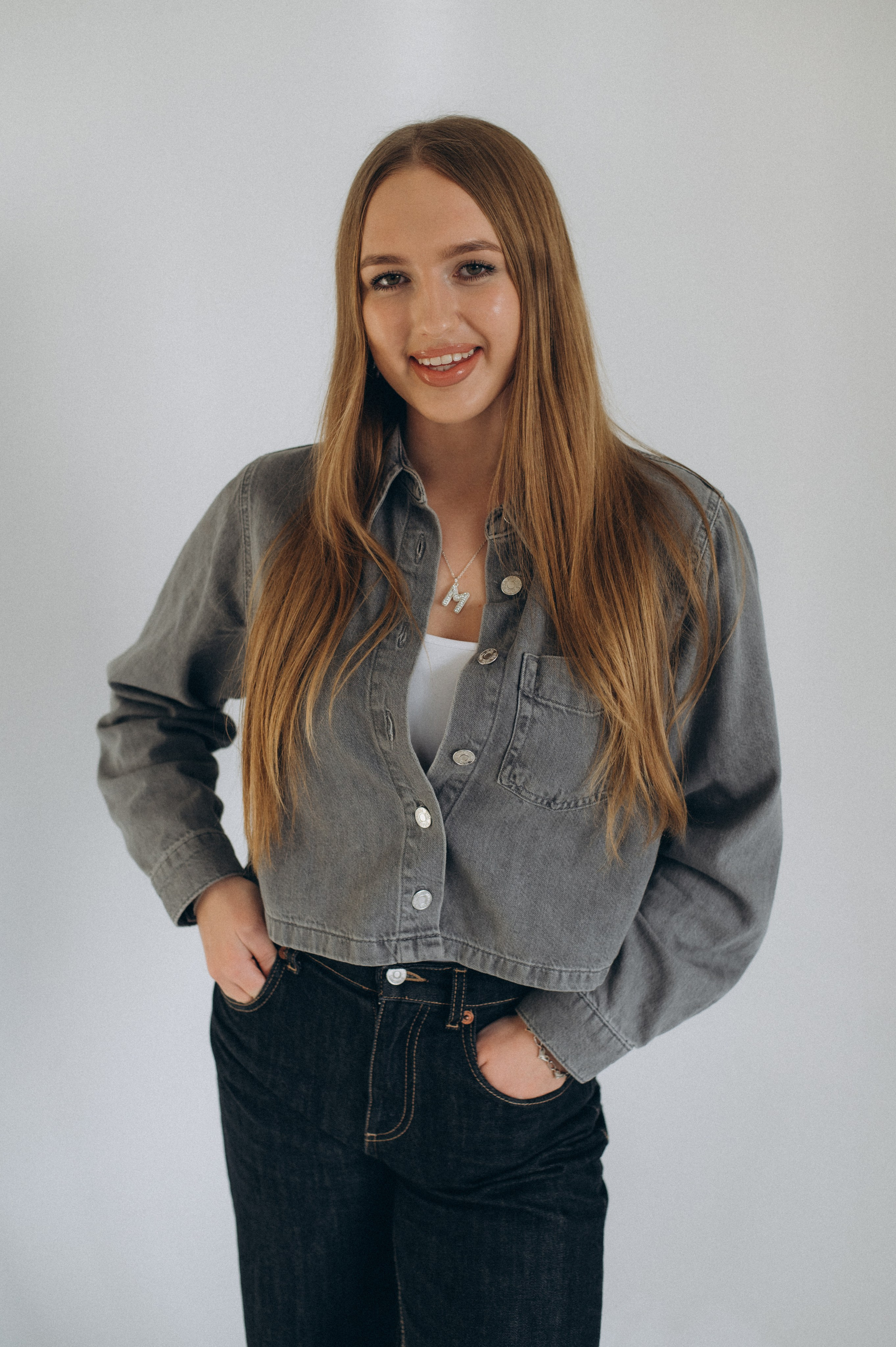 Фотосесія випускників, фотосесія на віньєтки Тернопіль, випускники Тернопіль, випуск 2025. Сімейний, дитячий та індивідуальний фотограф в м. Тернопіль, м. Львів