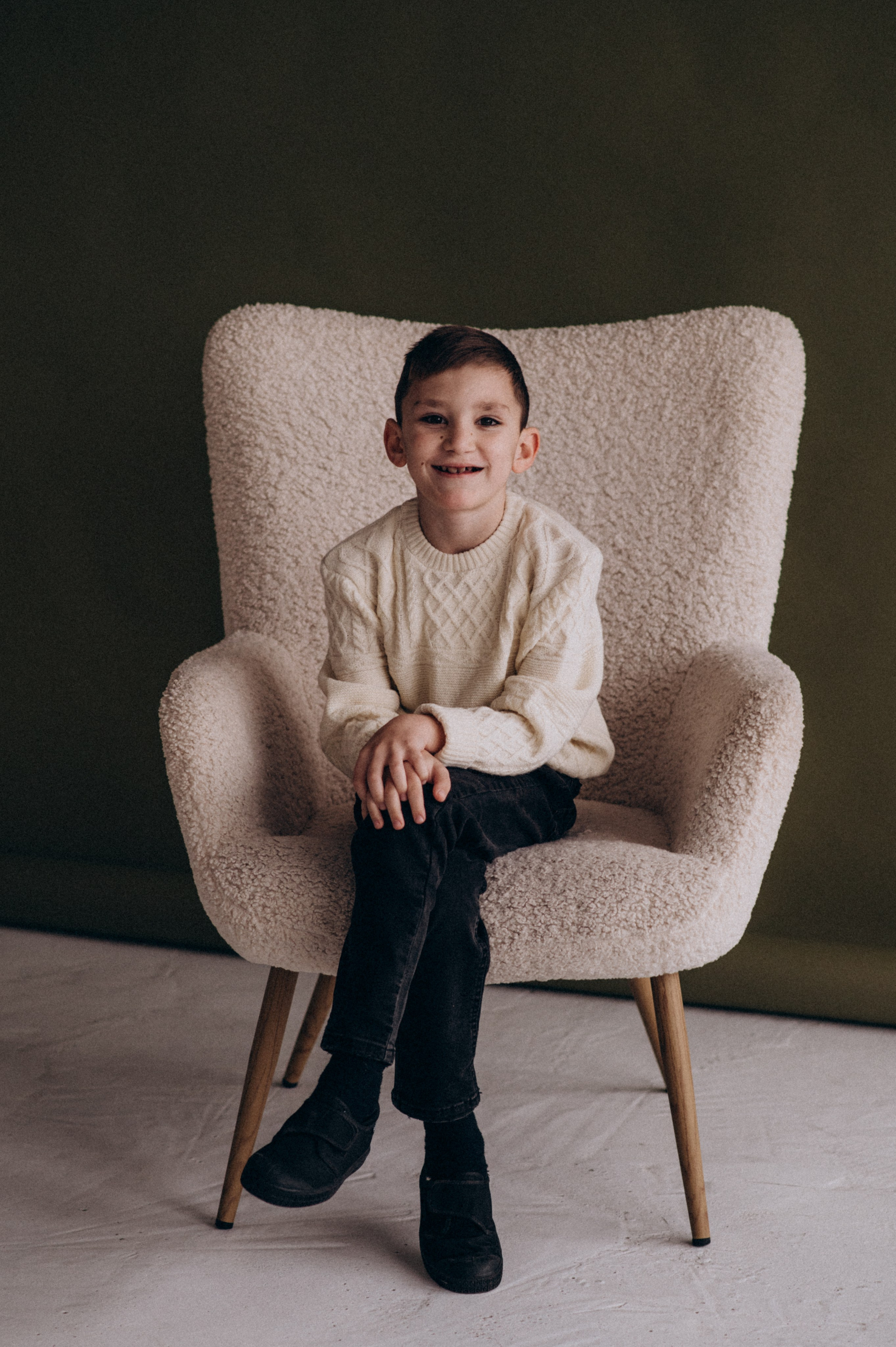 Новорічна сімейна фотосесія у студії, сімейна фотосесія Тернопіль Львів. Сімейний, дитячий та індивідуальний фотограф в м. Тернопіль, м. Львів