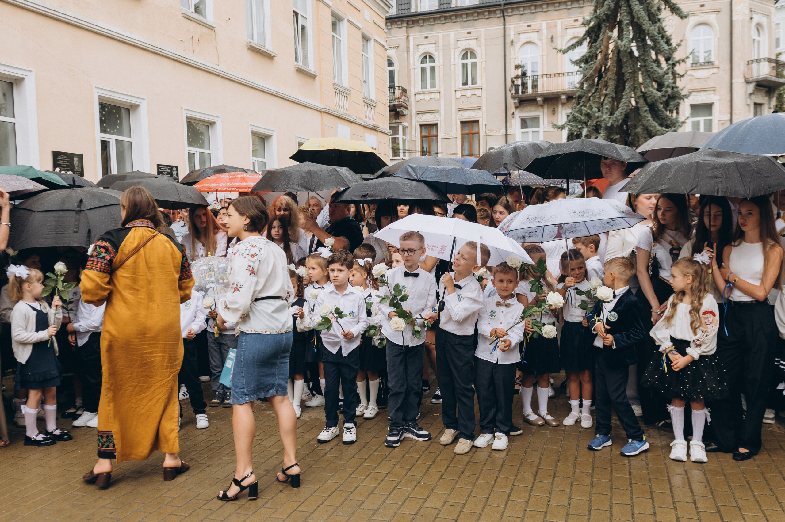 Перший дзвоник у Тернополі, фотосесія першокласників