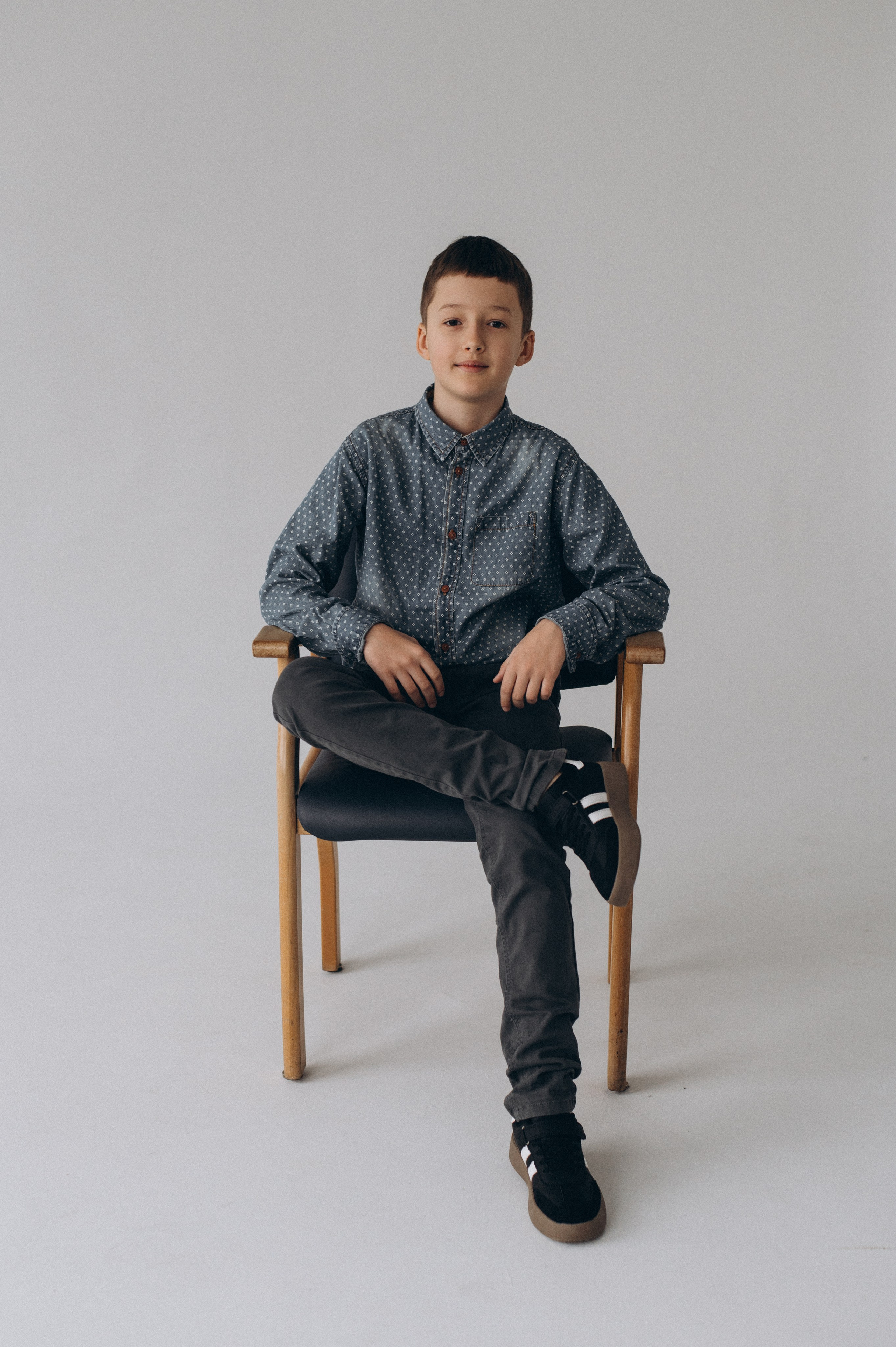 Шкільна фотосесія на віньєтки Тернопіль, шкільні альбоми, фотосесія випускників Тернопіль, випускний альбом, фотограф випускний Тернопіль. Сімейний, дитячий та індивідуальний фотограф в м. Тернопіль, м. Львів