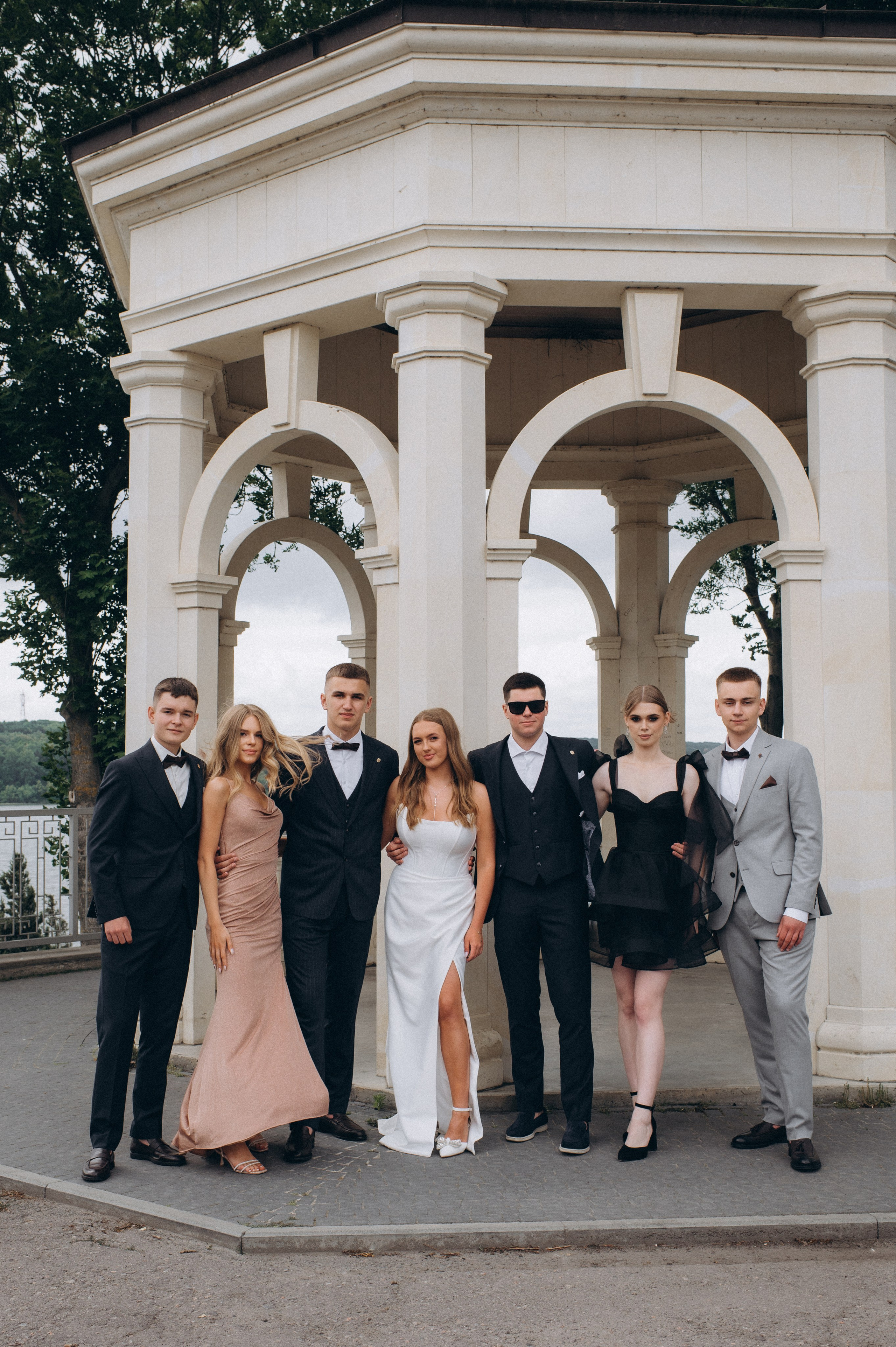 Випускники 2025, фотосесія випускного Тернопіль, фотосесія випускників Тернопіль, зйомка випускного, фотосесія випускного. Сімейний, дитячий та індивідуальний фотограф в м. Тернопіль, м. Львів