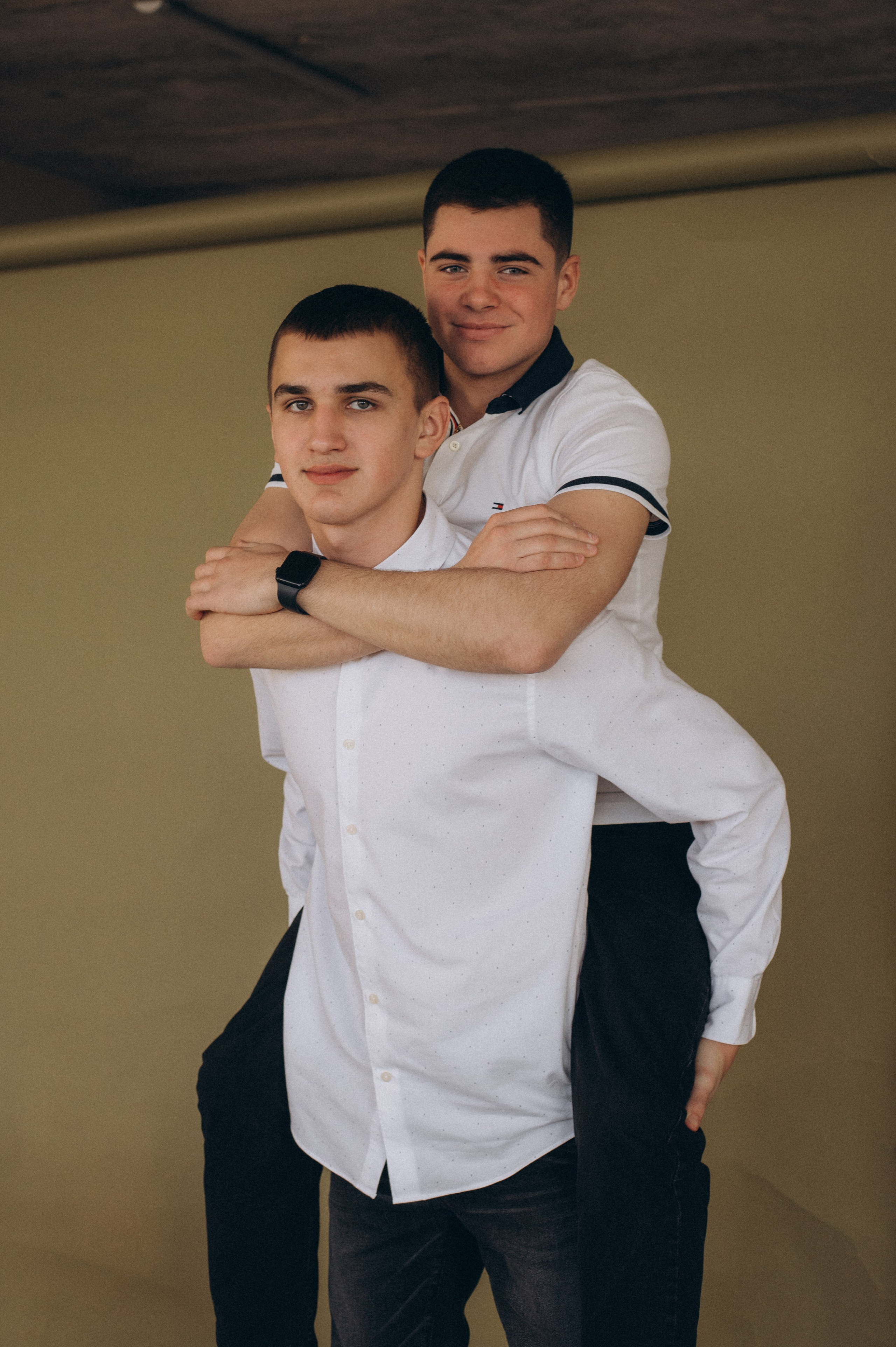 Фотосесія випускників, фотосесія на віньєтки Тернопіль, випускники Тернопіль, випуск 2025. Сімейний, дитячий та індивідуальний фотограф в м. Тернопіль, м. Львів