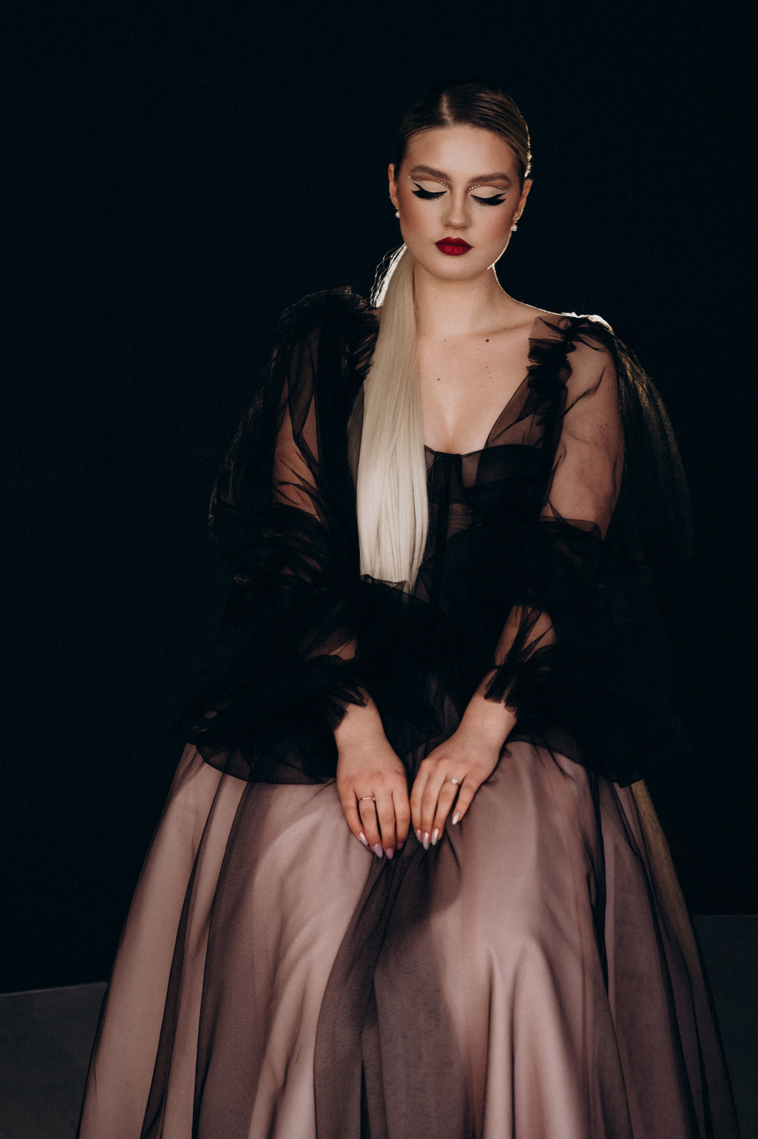 Фотосесія з квітами, фотосесія в студії Тернопіль Львів. Сімейний, дитячий та індивідуальний фотограф в м. Тернопіль, м. Львів