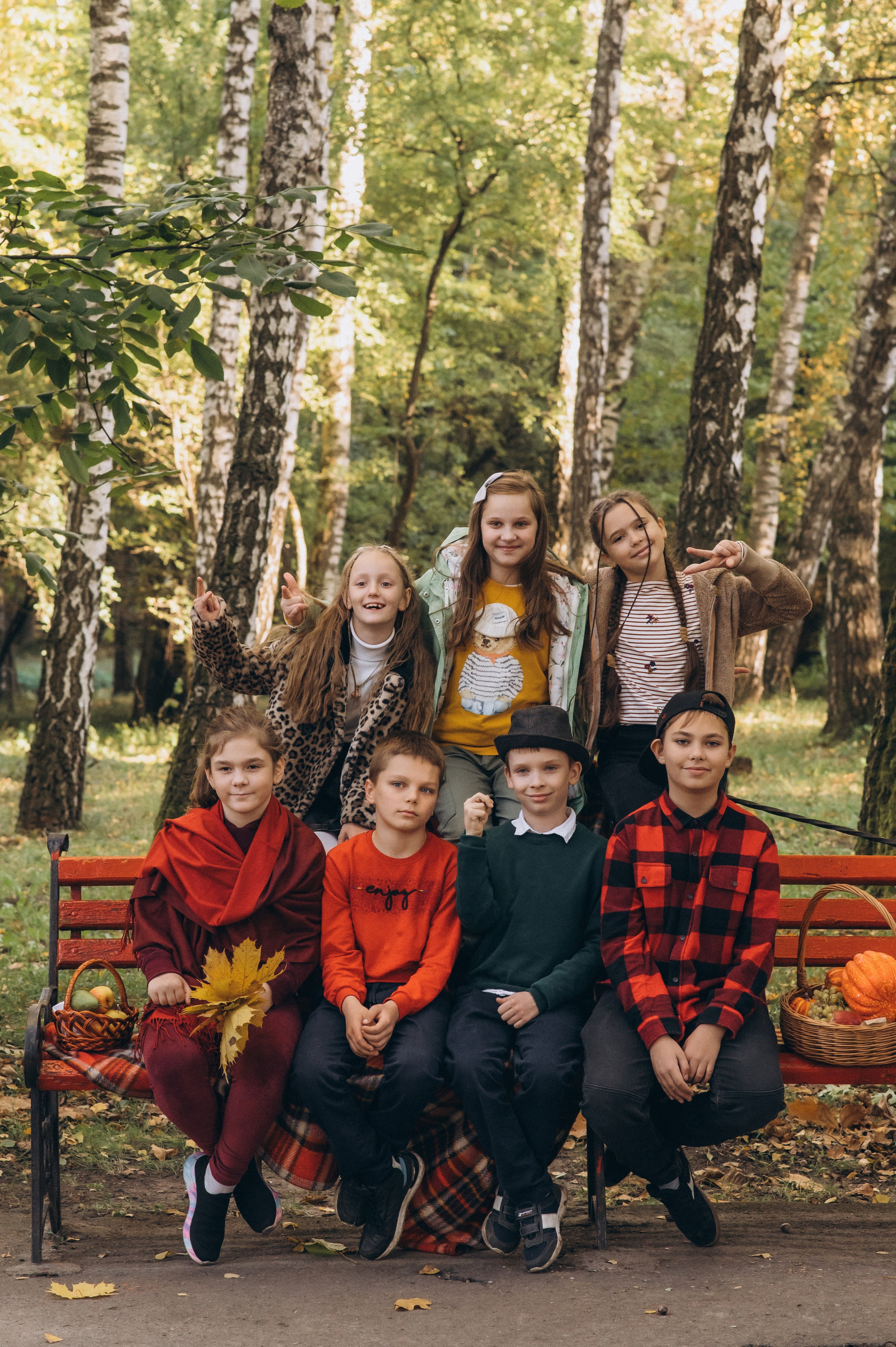 Шкільна фотосесія на віньєтки Тернопіль, шкільні альбоми, фотосесія випускників Тернопіль, випускний альбом, фотограф випускний Тернопіль. Сімейний, дитячий та індивідуальний фотограф в м. Тернопіль, м. Львів