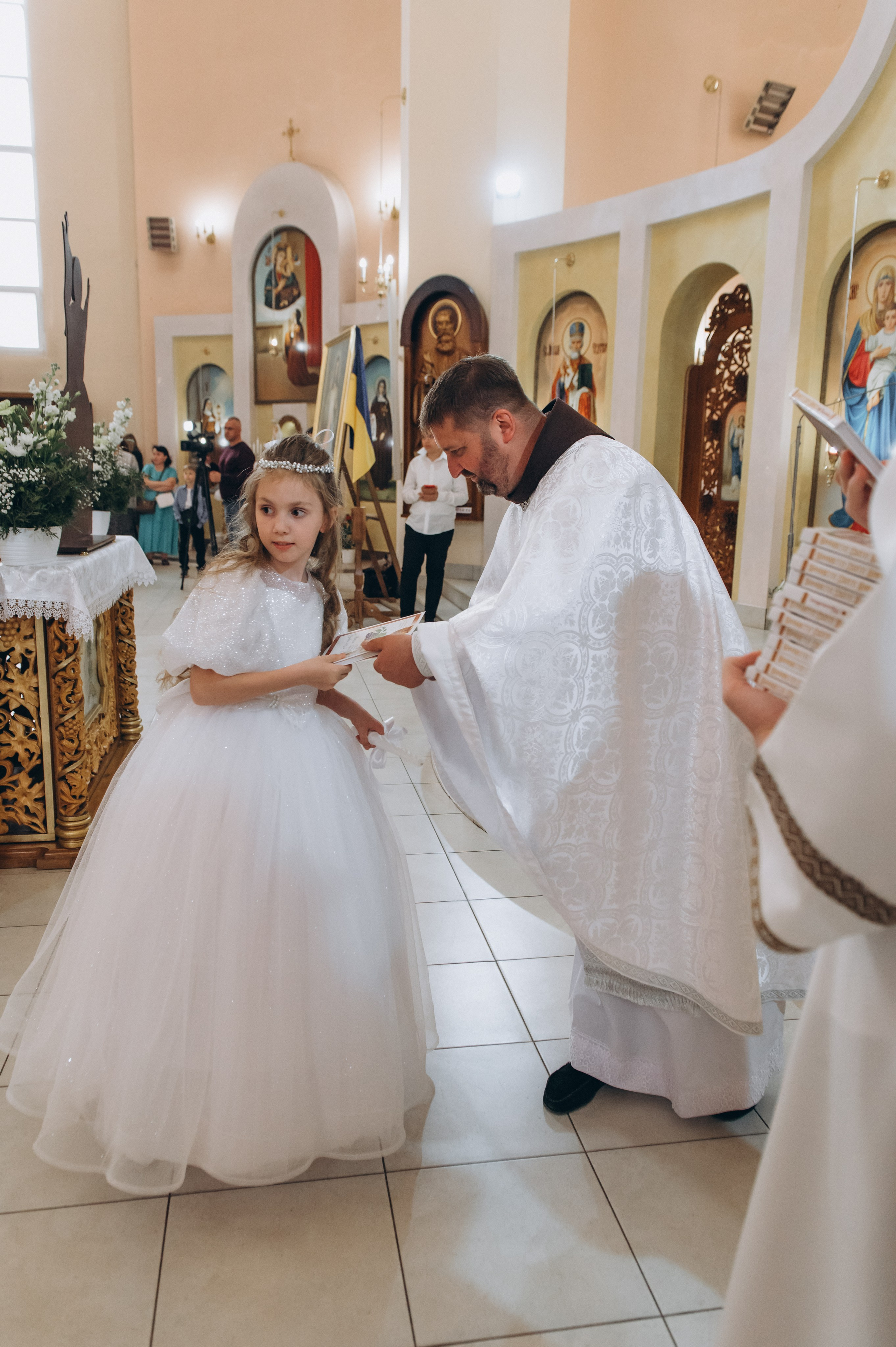 Фотосесія Причастя Тернопіль, зйомка Причастя, фотограф на Причастя Тернопіль, Причастя Львів, церква Петра і Павла. Сімейний, дитячий та індивідуальний фотограф в м. Тернопіль, м. Львів