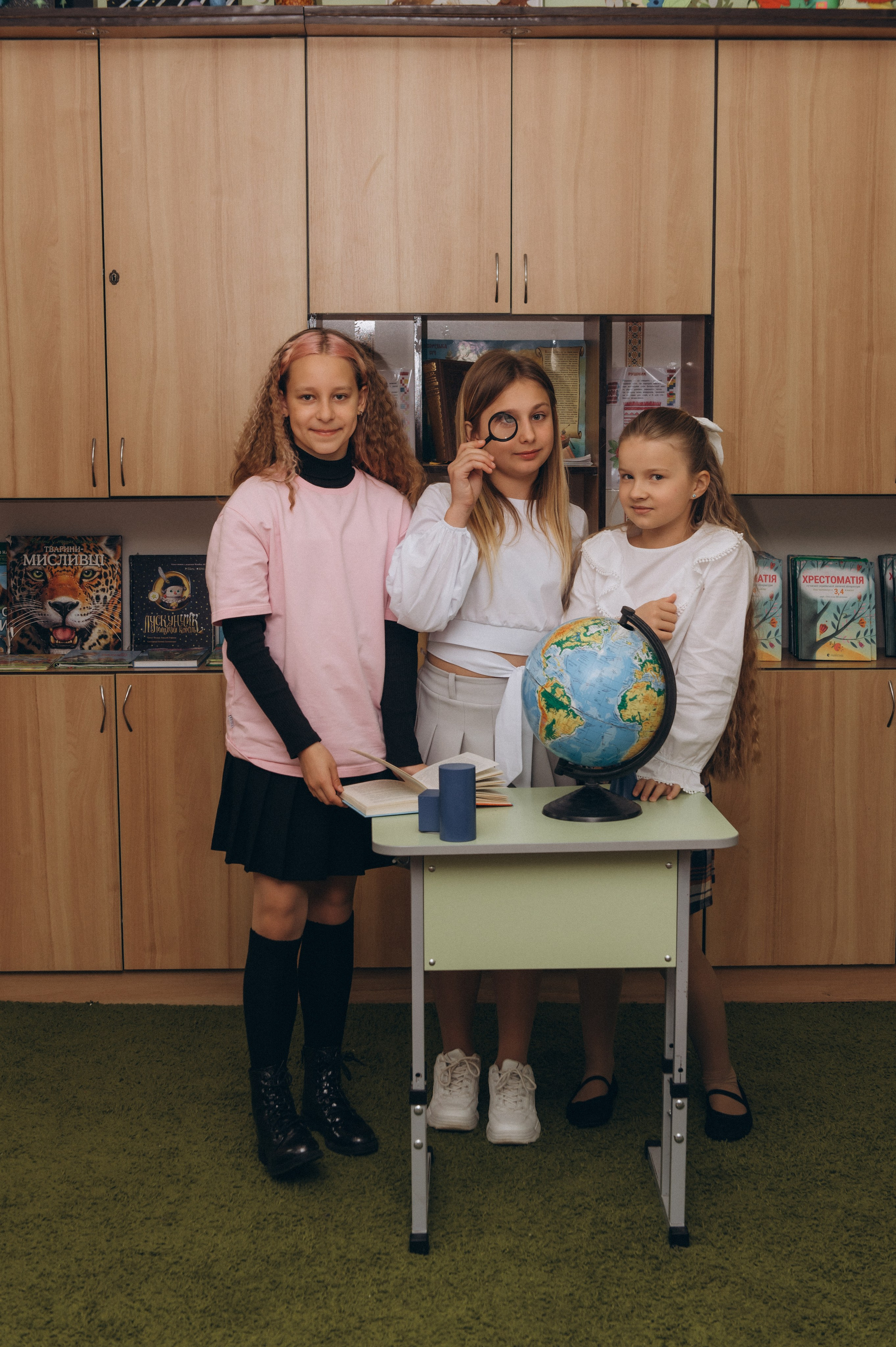 Шкільна фотосесія на віньєтки Тернопіль, фотосесія випускників Тернопіль, зйомка на віньєтки, шкільні фотоальбоми Тернопіль. Сімейний, дитячий та індивідуальний фотограф в м. Тернопіль, м. Львів