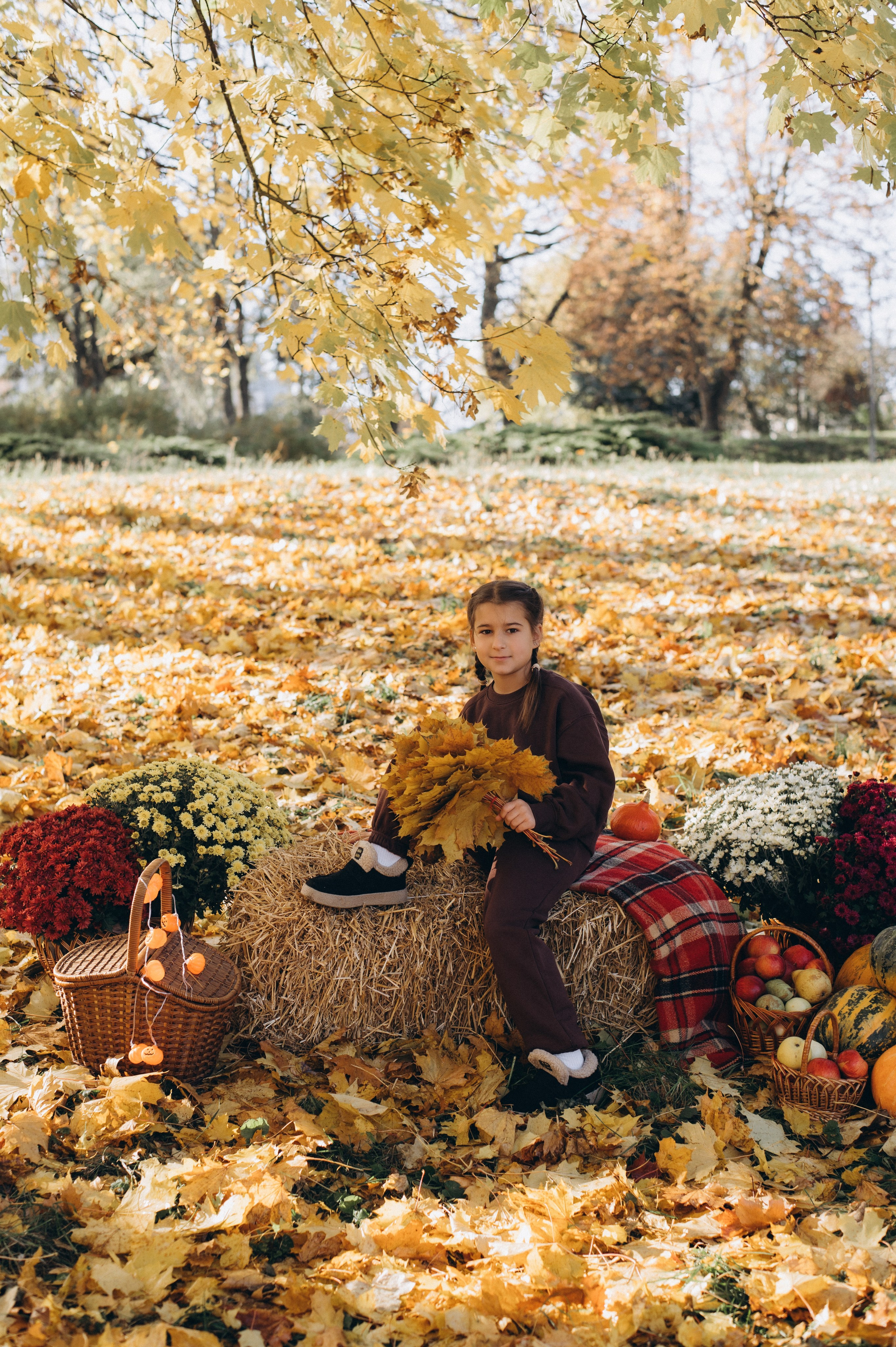 Осіння фотосесія 4 класу на віньєтки, випускні фотоальбоми Тернопіль, фотосесія випускників Тернопіль, шкільний випускний альбом Тернопіль. Сімейний, дитячий та індивідуальний фотограф в м. Тернопіль, м. Львів