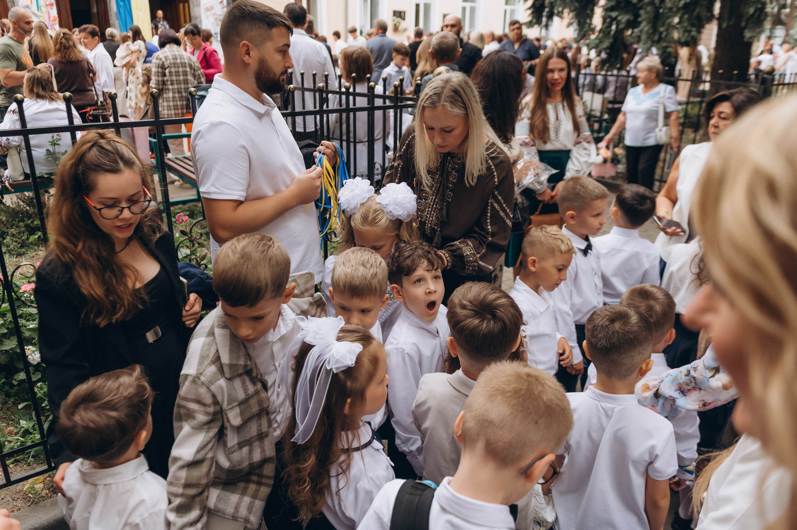 Перший дзвоник у Тернополі, фотосесія першокласників