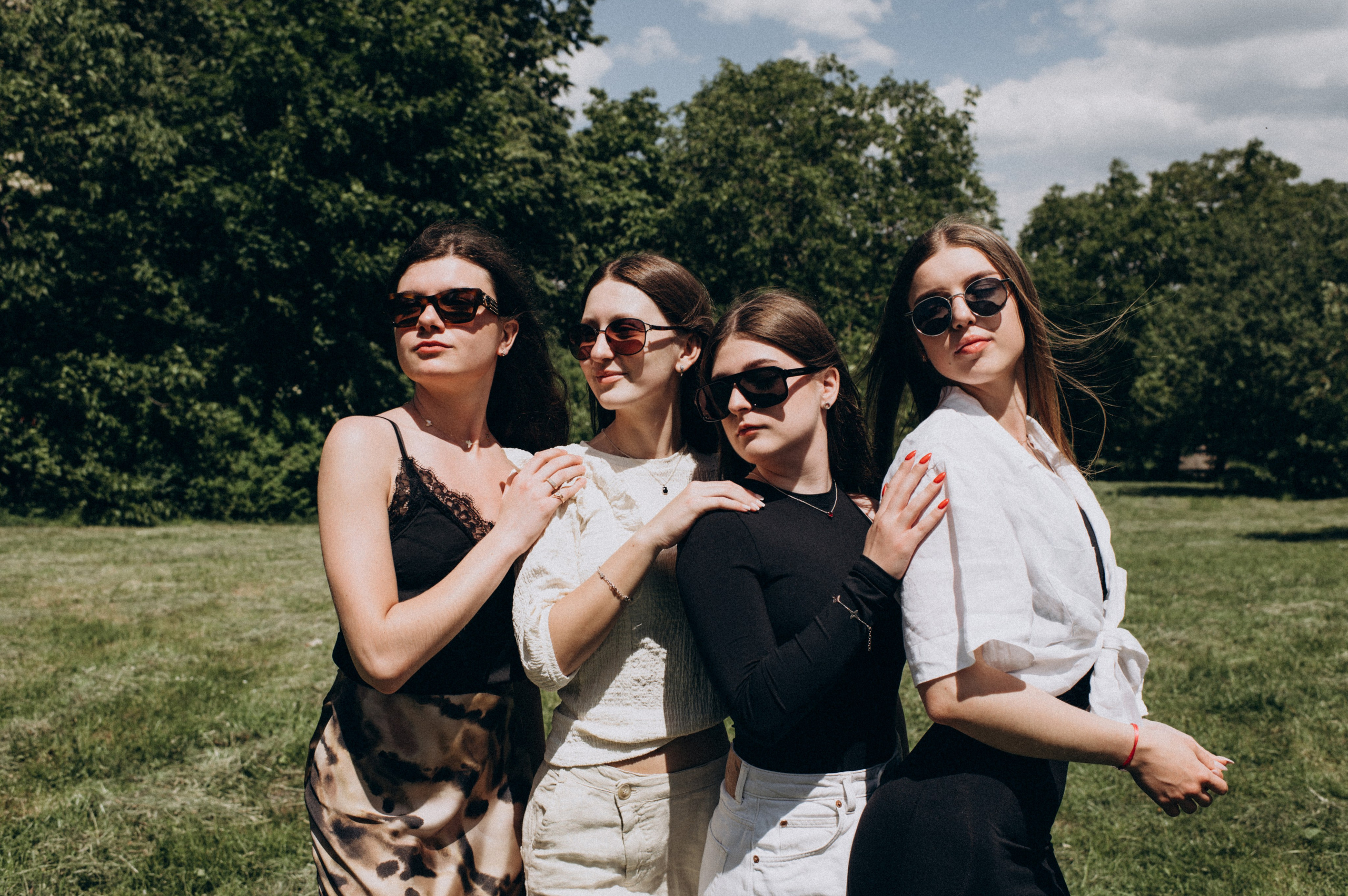 Фотосесія випускників, зйомка випускників Тернопіль Львів, випускні фотоальбоми Тернопіль, шкільні фотоальбоми Тернопіль. Сімейний, дитячий та індивідуальний фотограф в м. Тернопіль, м. Львів