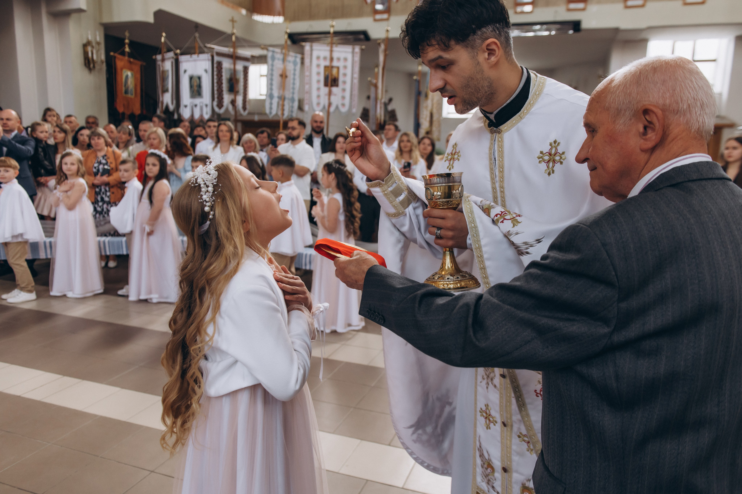 Фотосесія Причастя Тернопіль, зйомка Причастя, фотограф на Причастя Тернопіль, Причастя Львів, Причастя церква Михаїла Тернопіль. Сімейний, дитячий та індивідуальний фотограф в м. Тернопіль, м. Львів