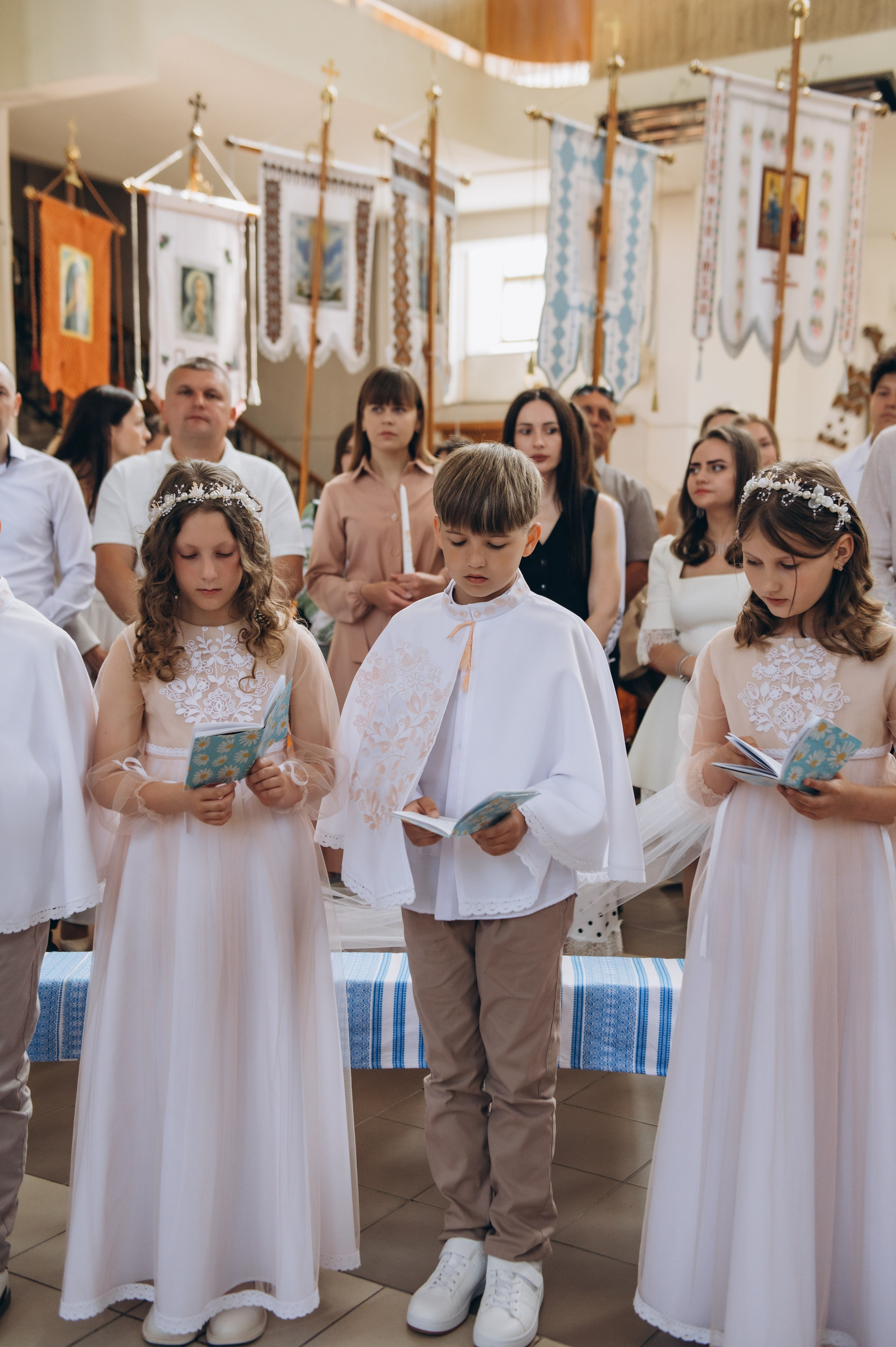 Фотосесія Причастя Тернопіль церква Св&nbsp;Михаїла, фотограф на&nbsp;Причастя Тернопіль, фотосесія Літургії Причастя Тернопіль