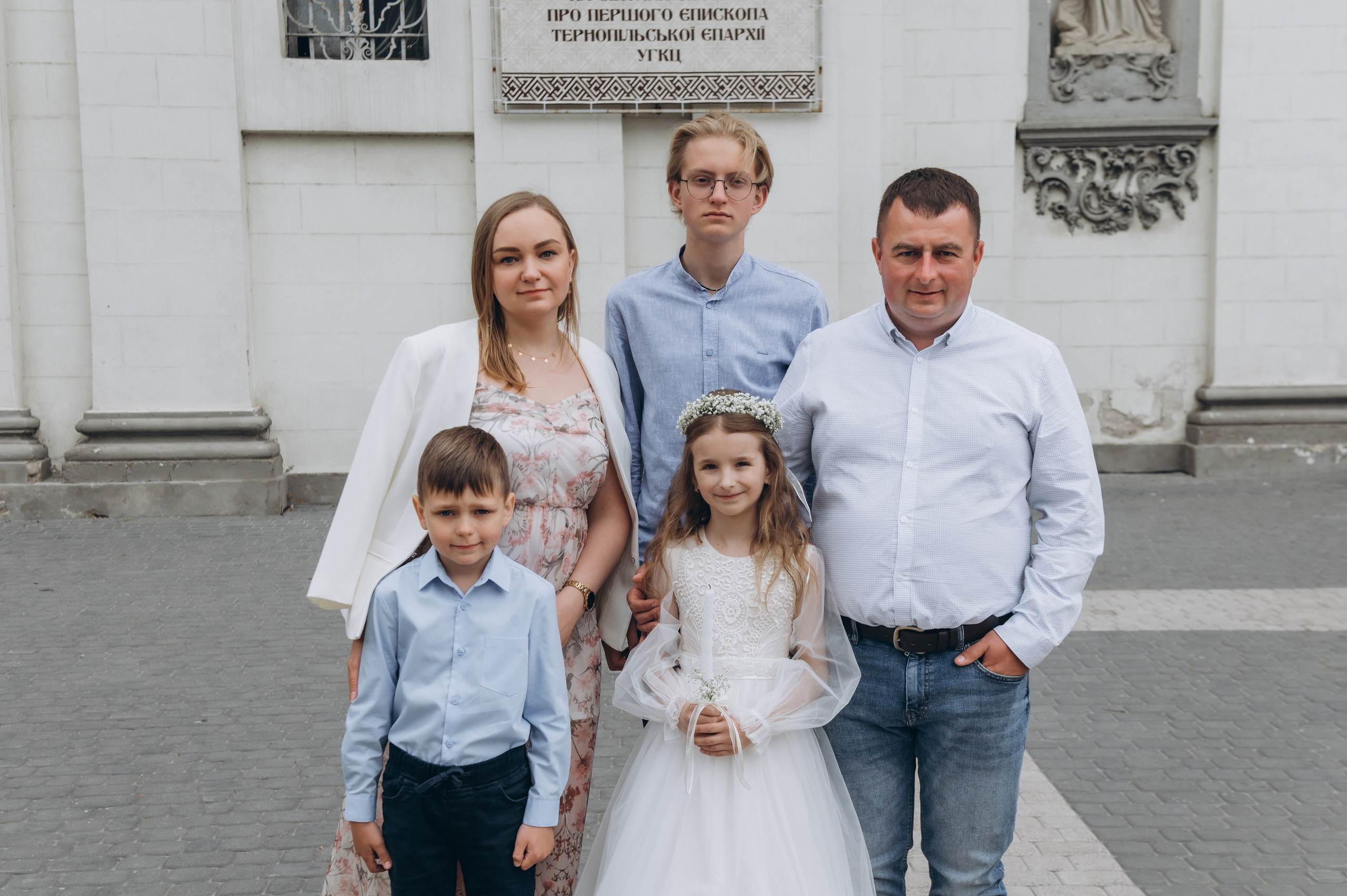 Фотосесія Першого Причастя Тернопіль, фотосесія Причастя Тернопіль, Таїнство Першого Причастя Тернопіль, Катедра Причастя Тернопіль. Сімейний, дитячий та індивідуальний фотограф в м. Тернопіль, м. Львів