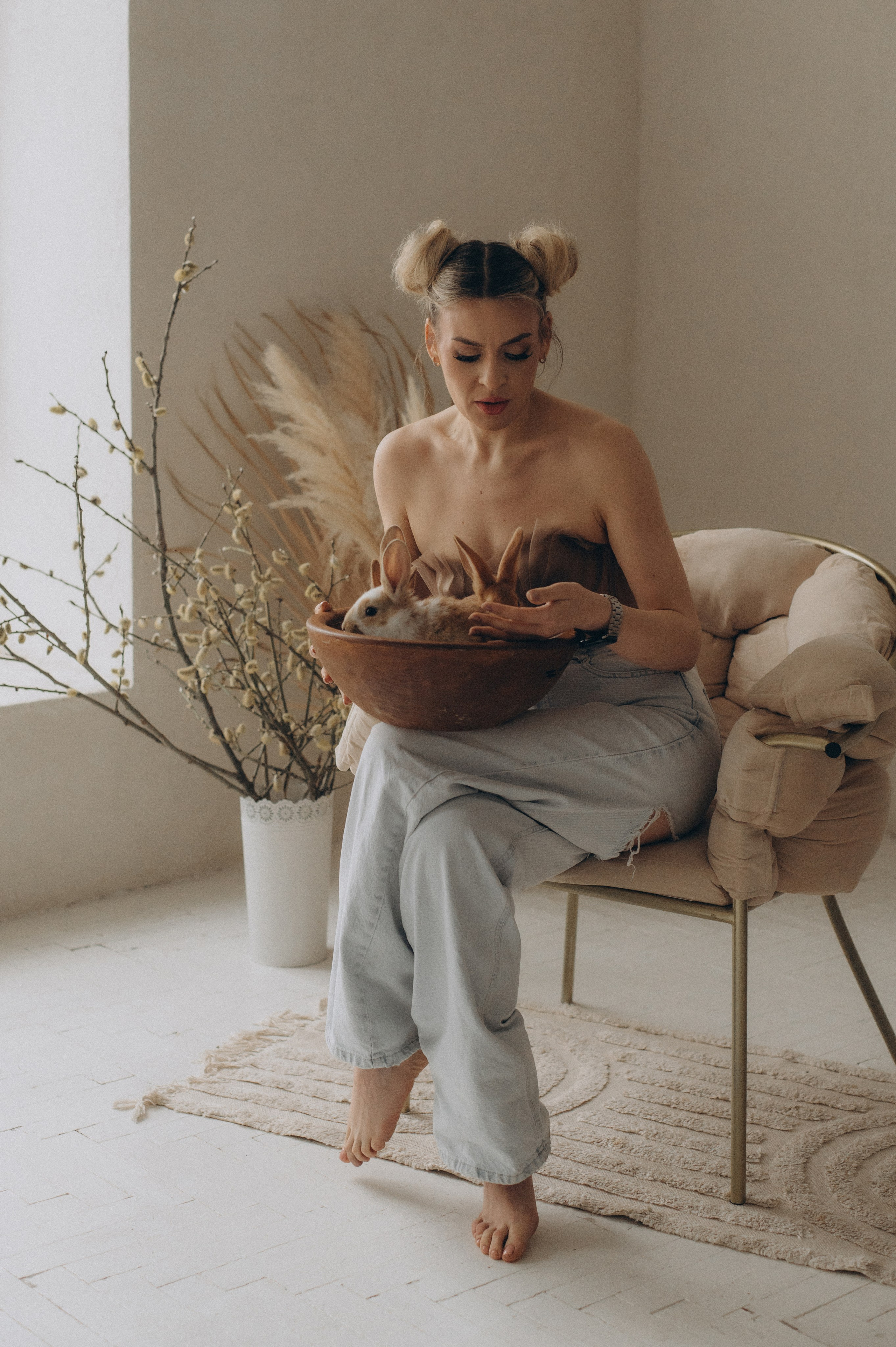 Фотосесія з кроликами Тернопіль, індивідуальний фотограф Тернопіль, індивідуальна фотосесія Тернопіль, зйомка з кроликами. Сімейний, дитячий та індивідуальний фотограф в м. Тернопіль, м. Львів